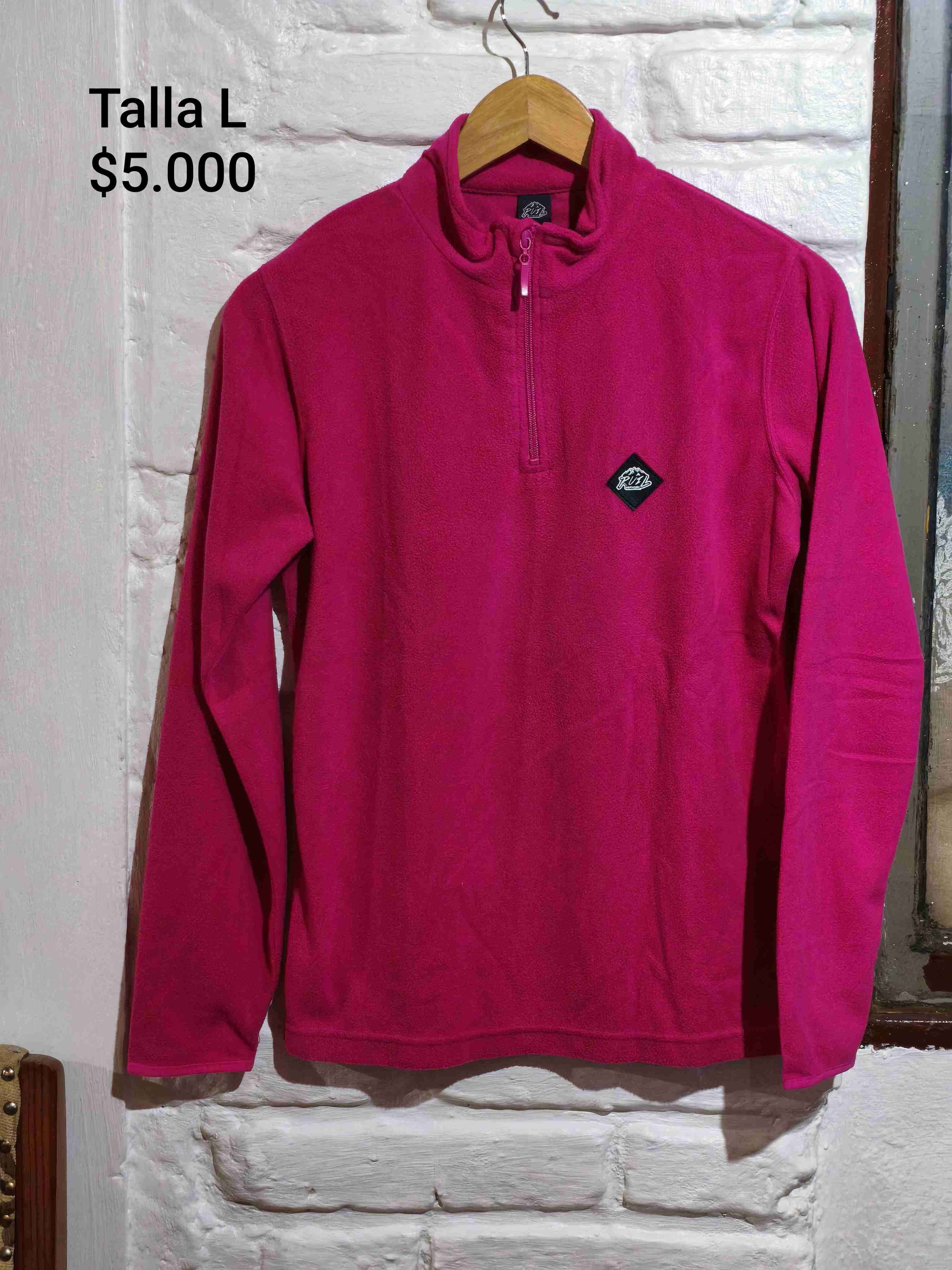 Polerón rosado con cierre medio