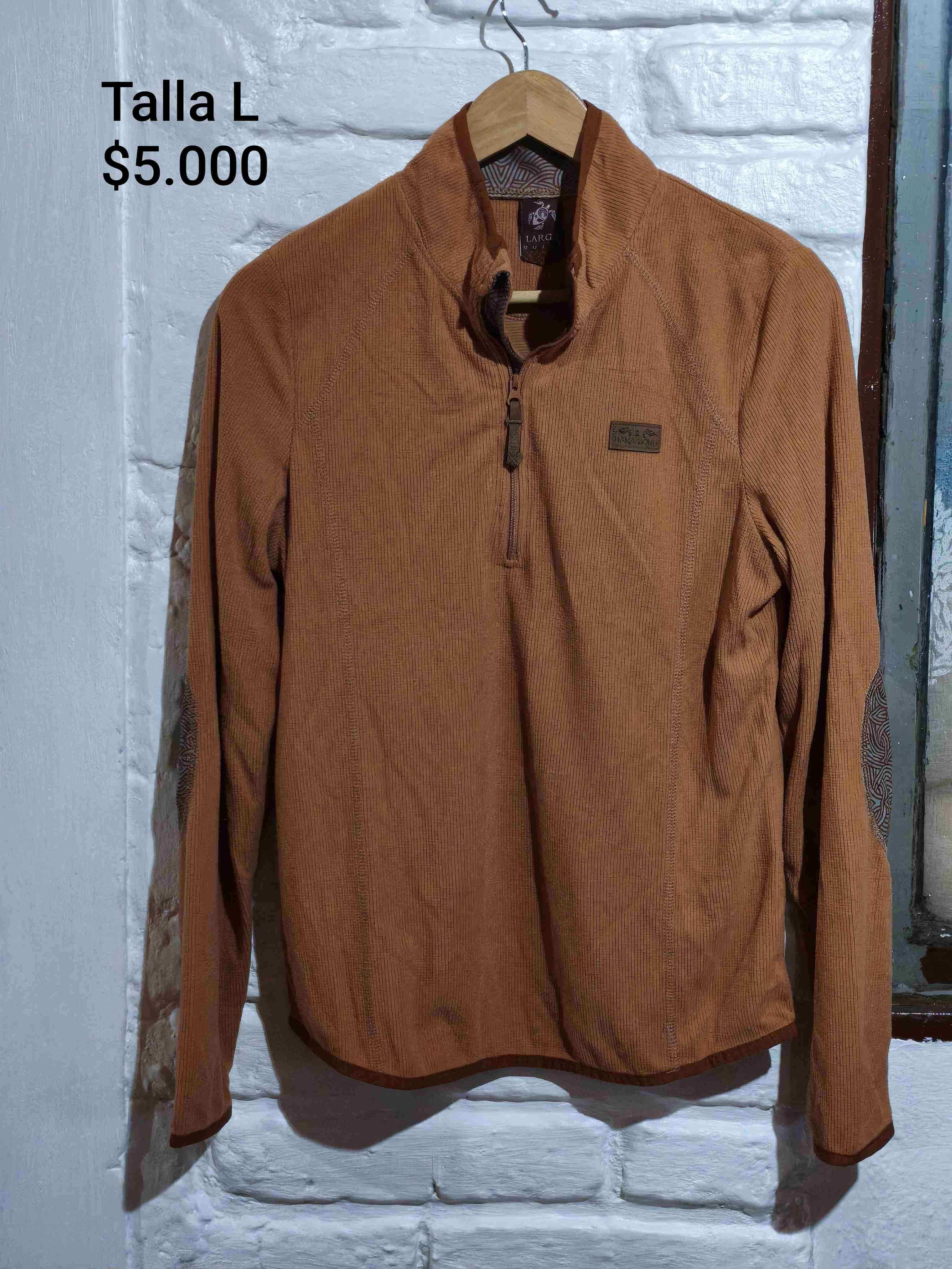 Polerón terracota con cierre