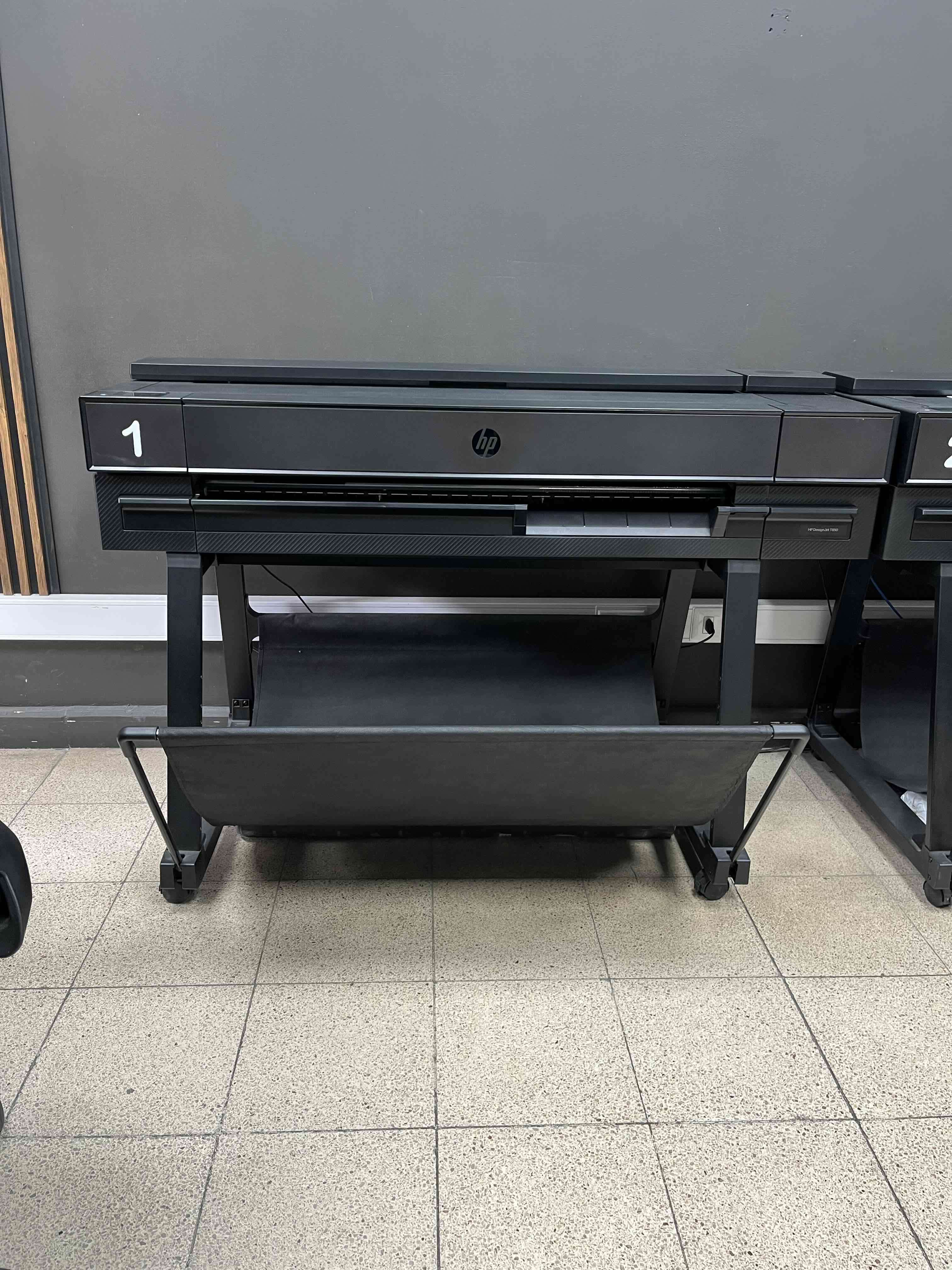 Plotter HP de gran formato - miniatura 1