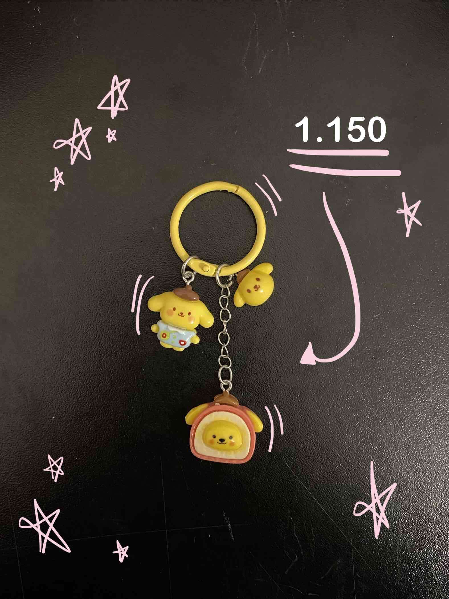 Llavero con colgantes de figuras