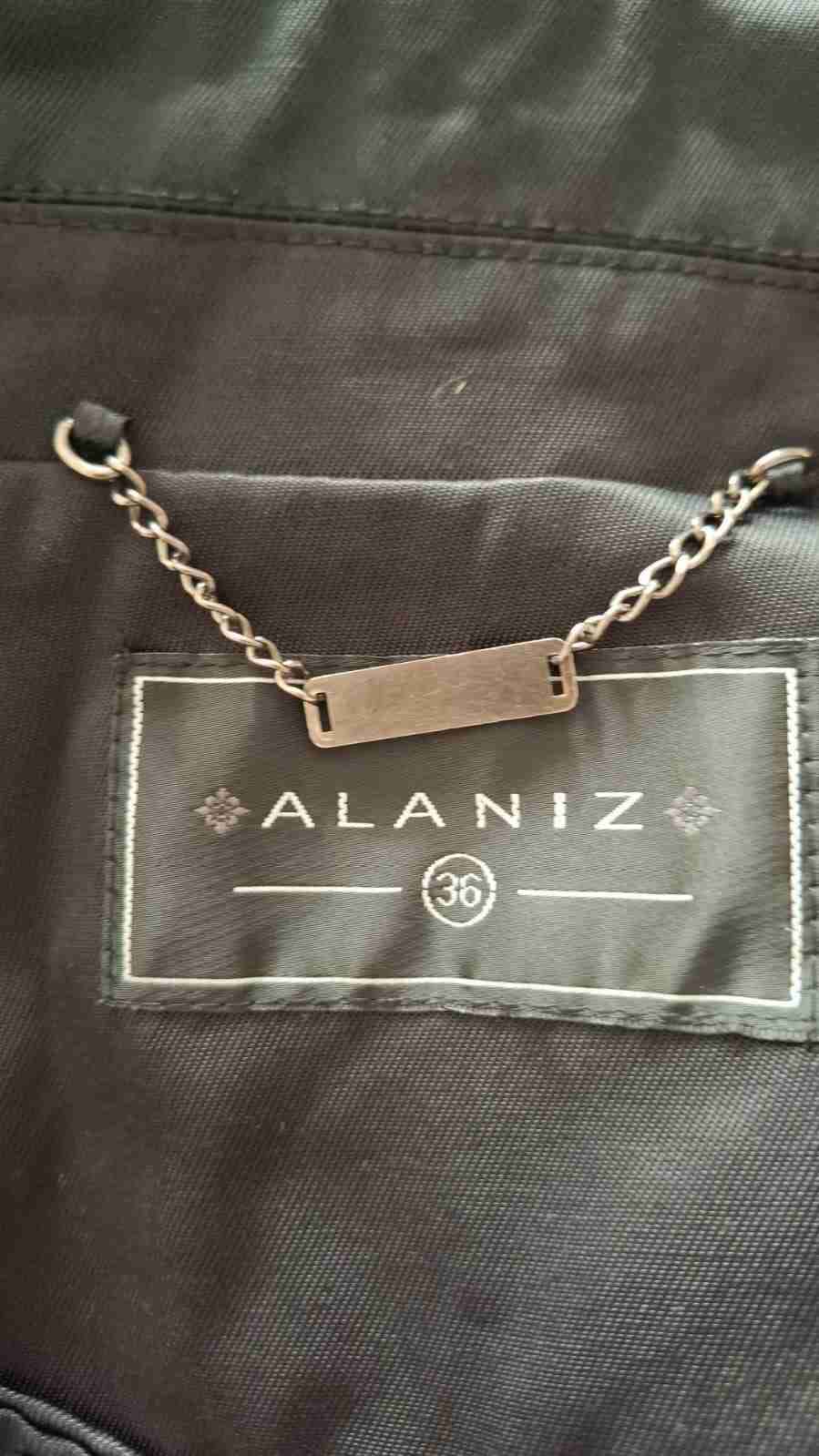 Abrigo negro con cinturón - miniatura 2