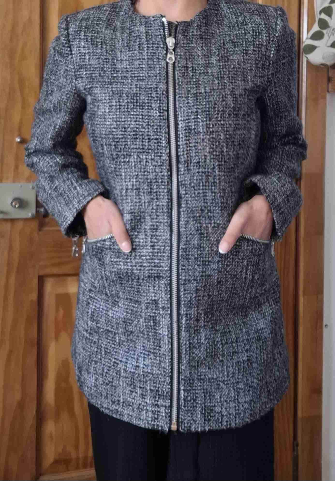 Abrigo gris con cierre - miniatura 1