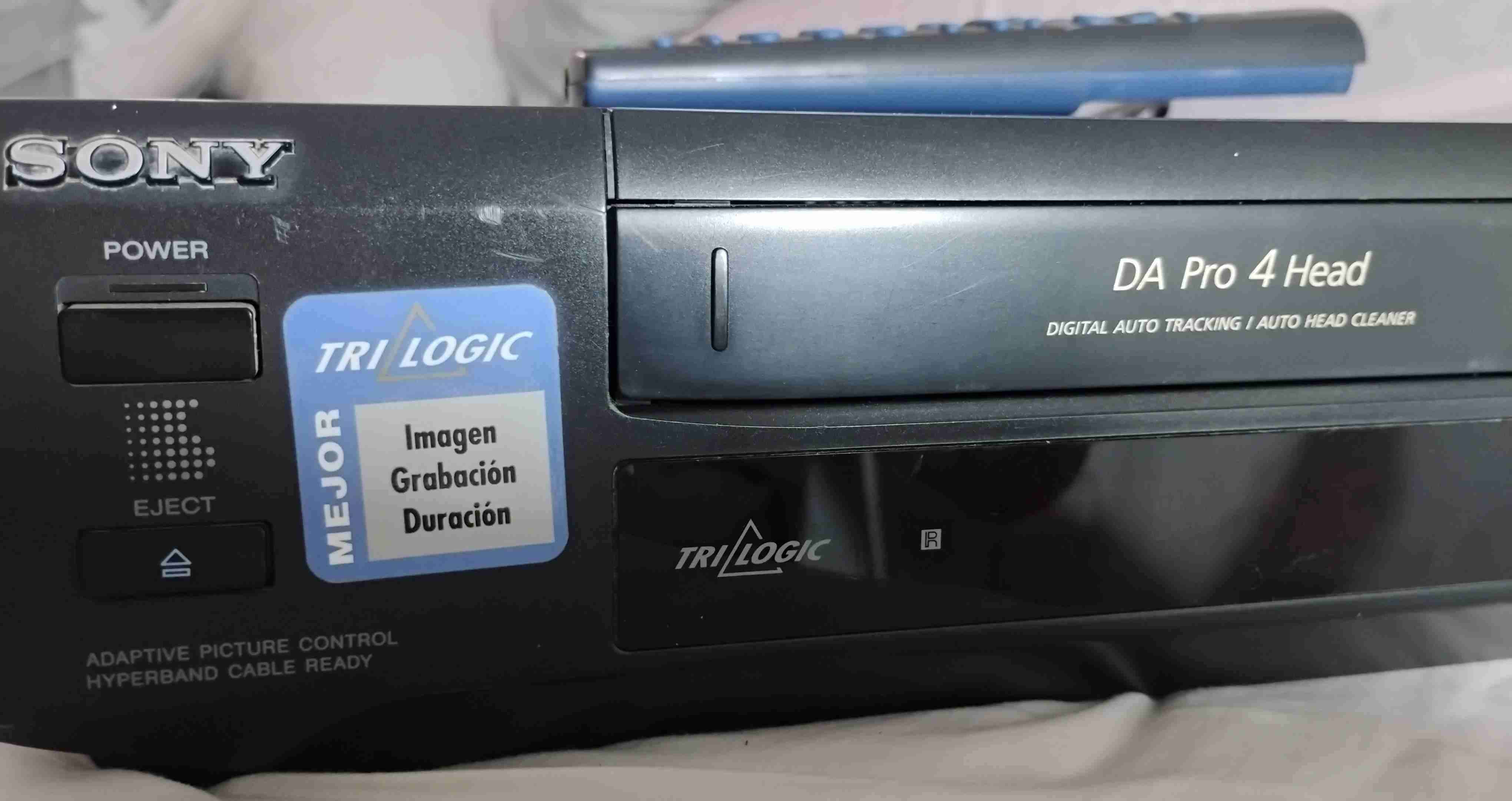 Reproductor VHS Sony Tri Logic - miniatura 2