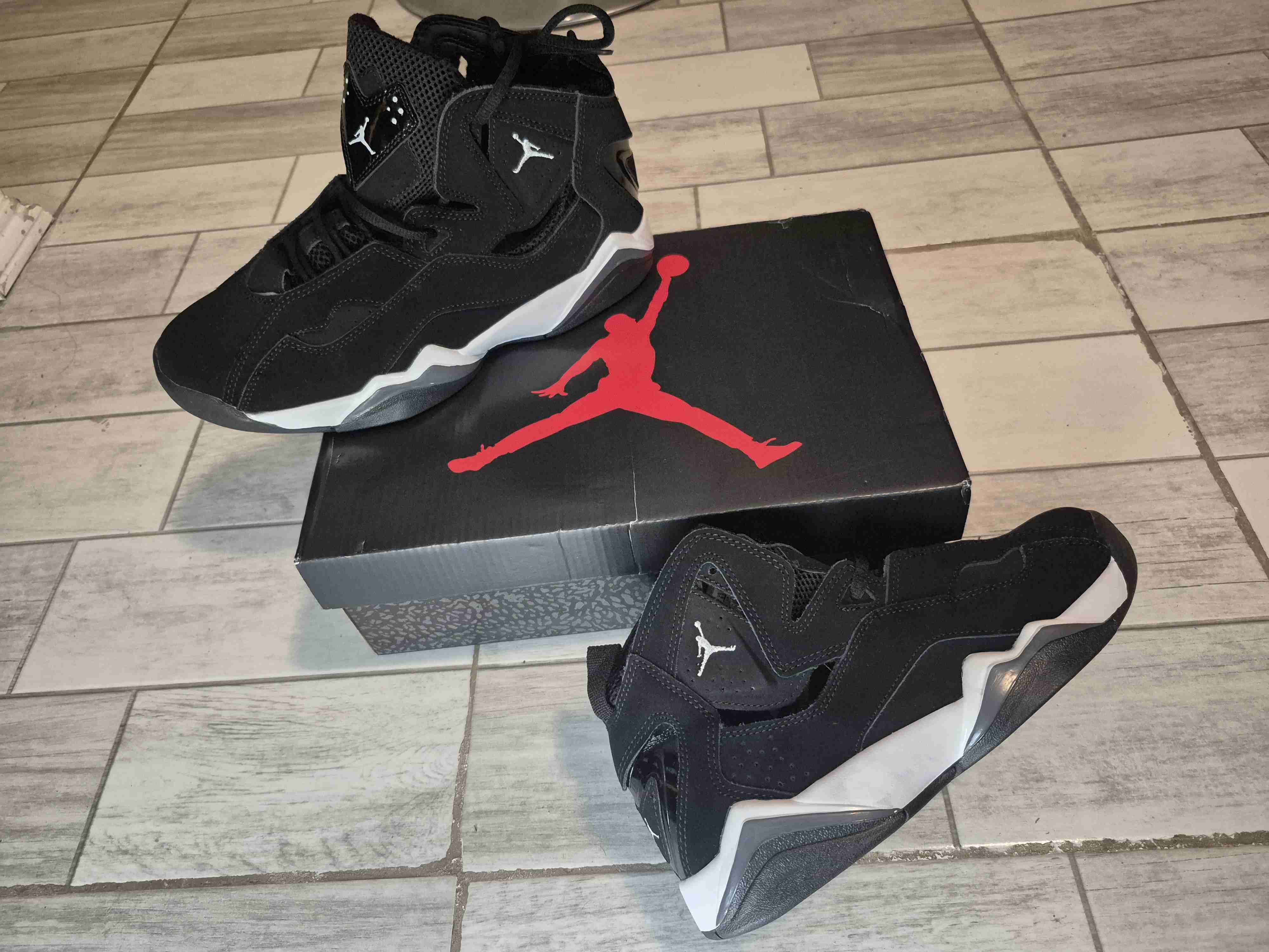 🔥zapatillas jordan negras estilo basket- con caja🔥 - miniatura 2