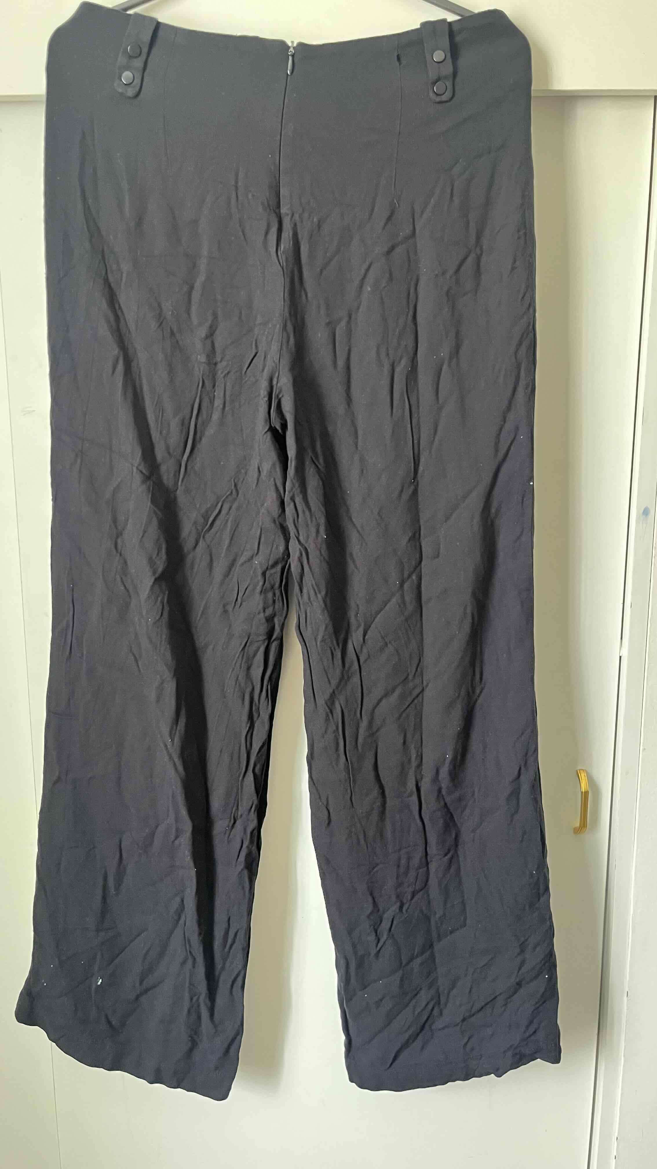 Pantalones negros clásicos - miniatura 2