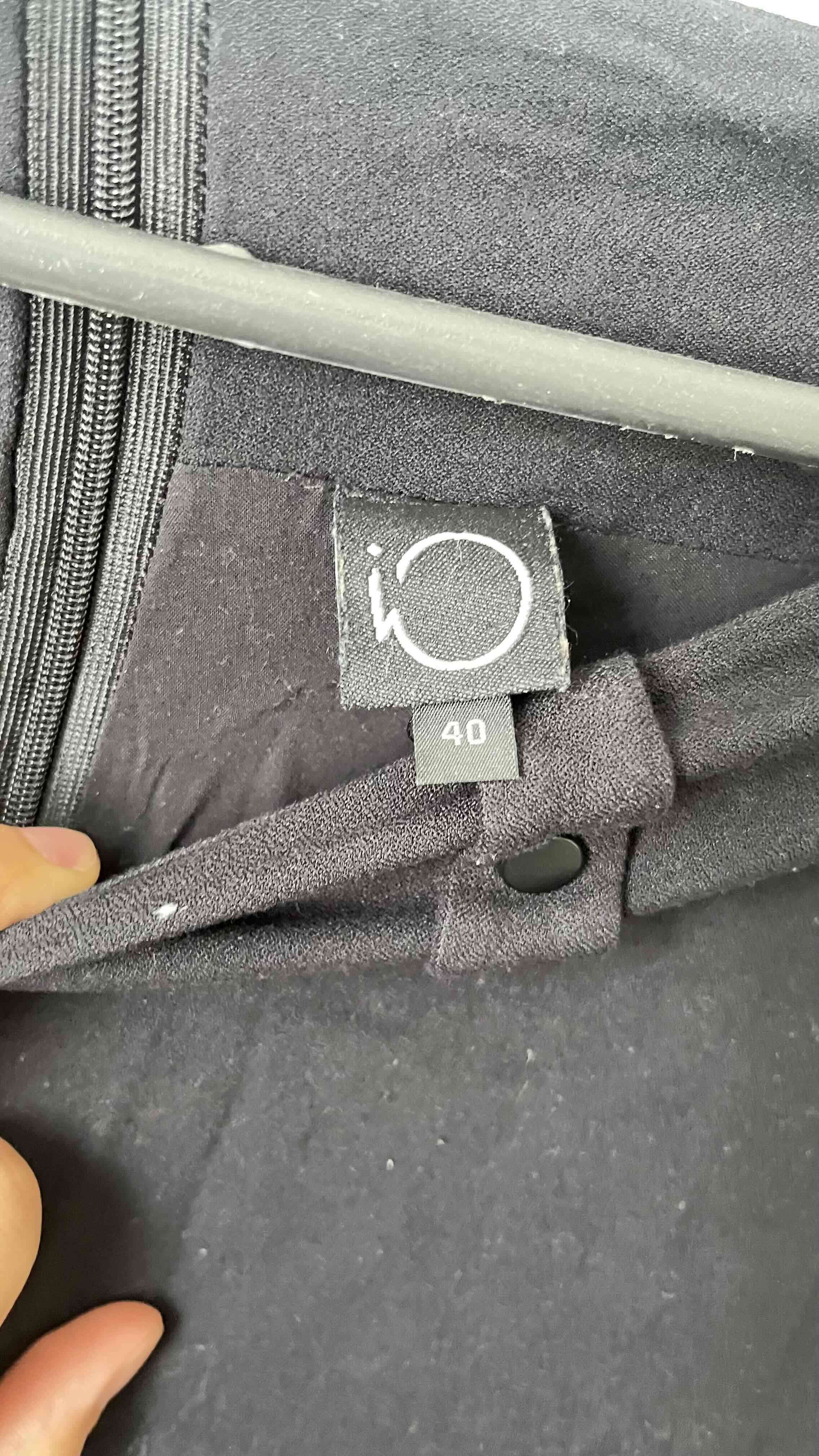 Pantalones negros clásicos - miniatura 3