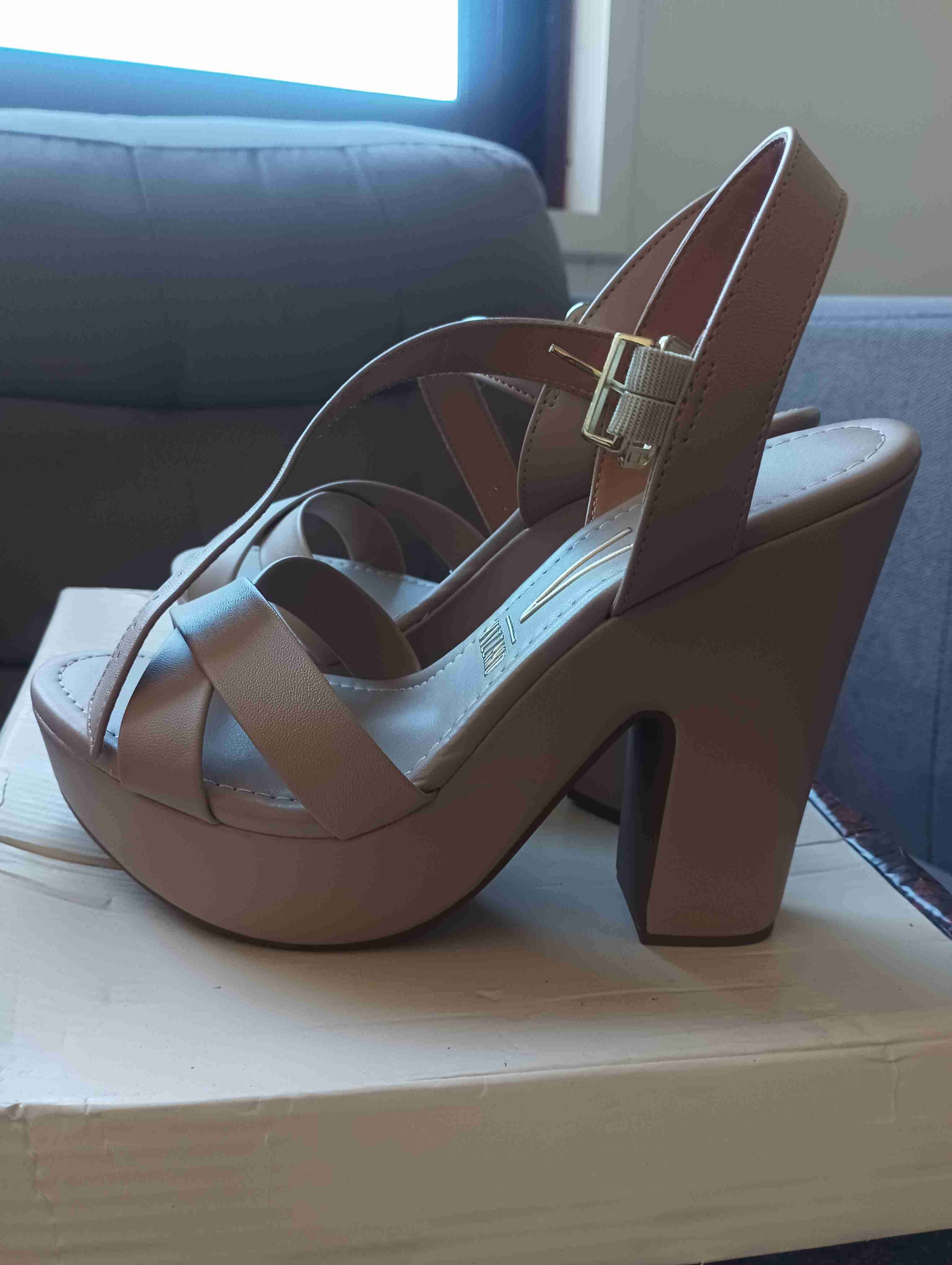 Sandalias de tacón nude marca vizzano - miniatura 1