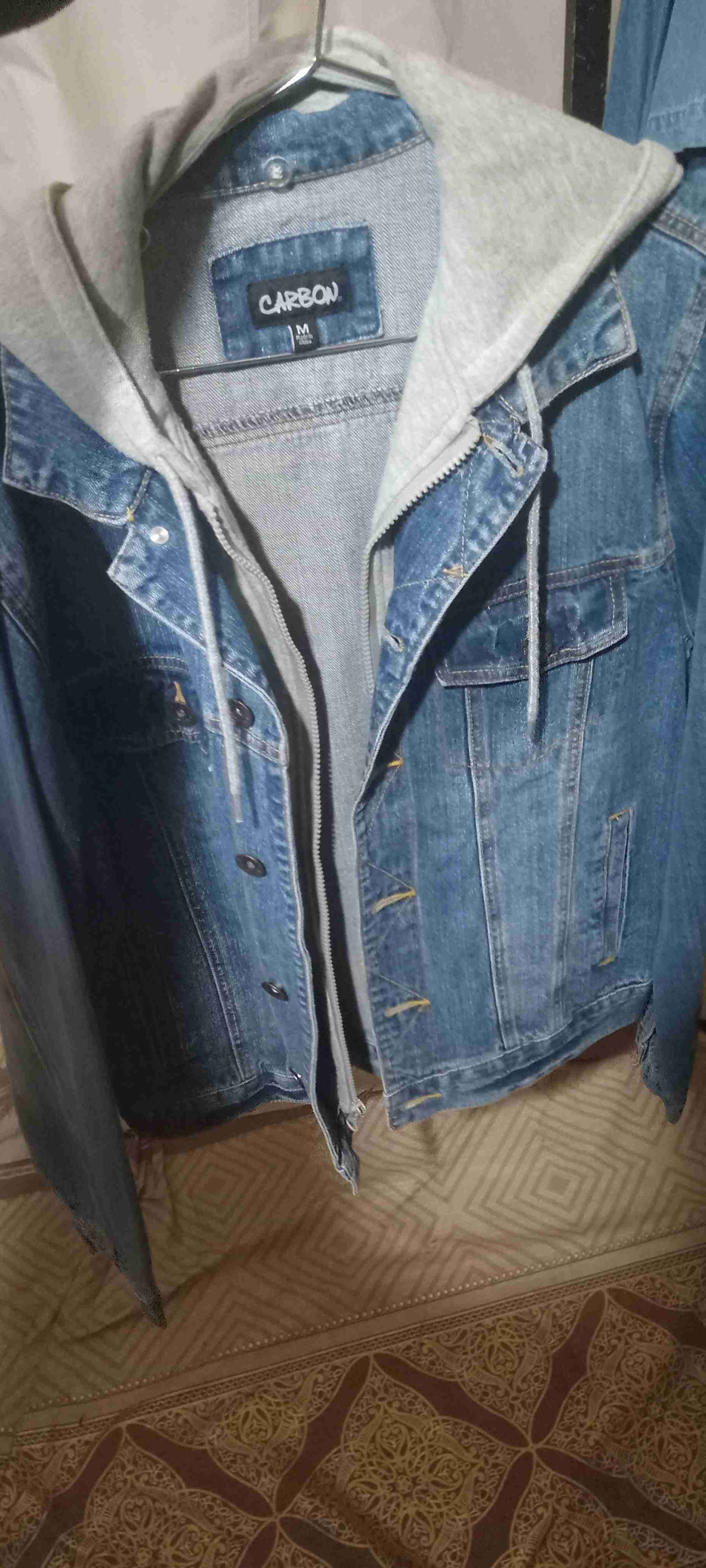 Chaqueta de mezclilla con capucha