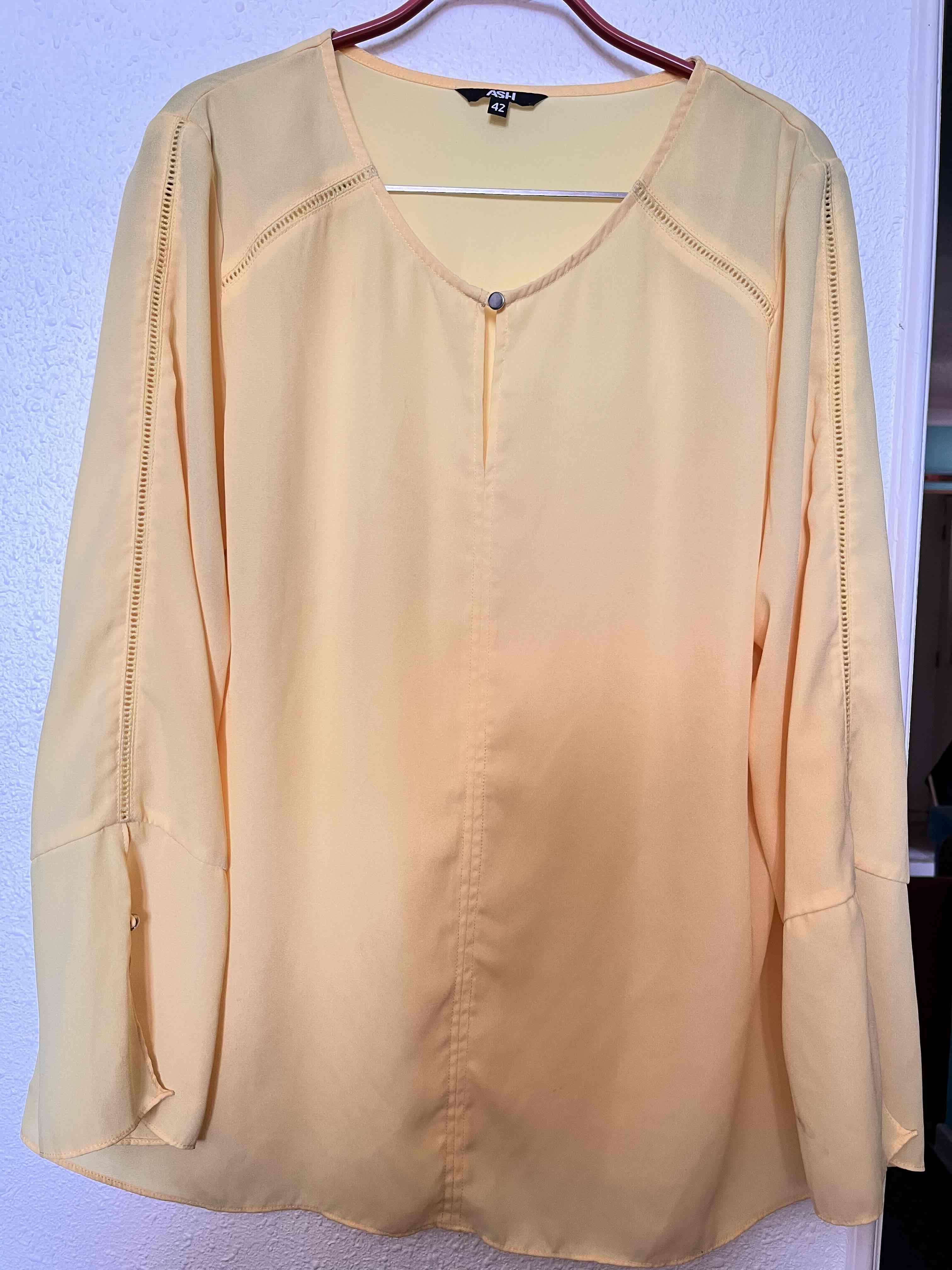 Blusa amarilla manga larga - miniatura 1