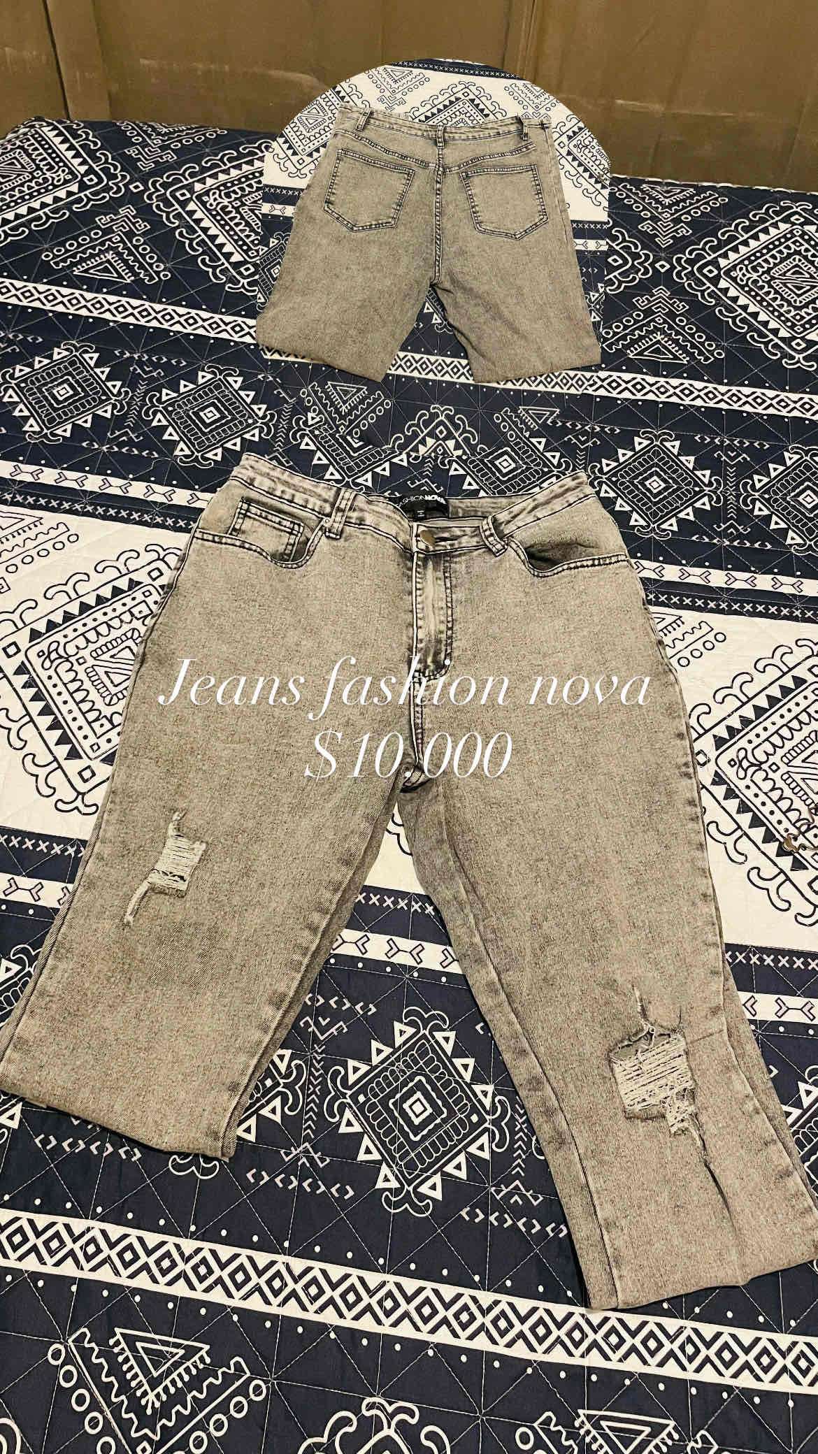 Jeans grises Fashion Nova