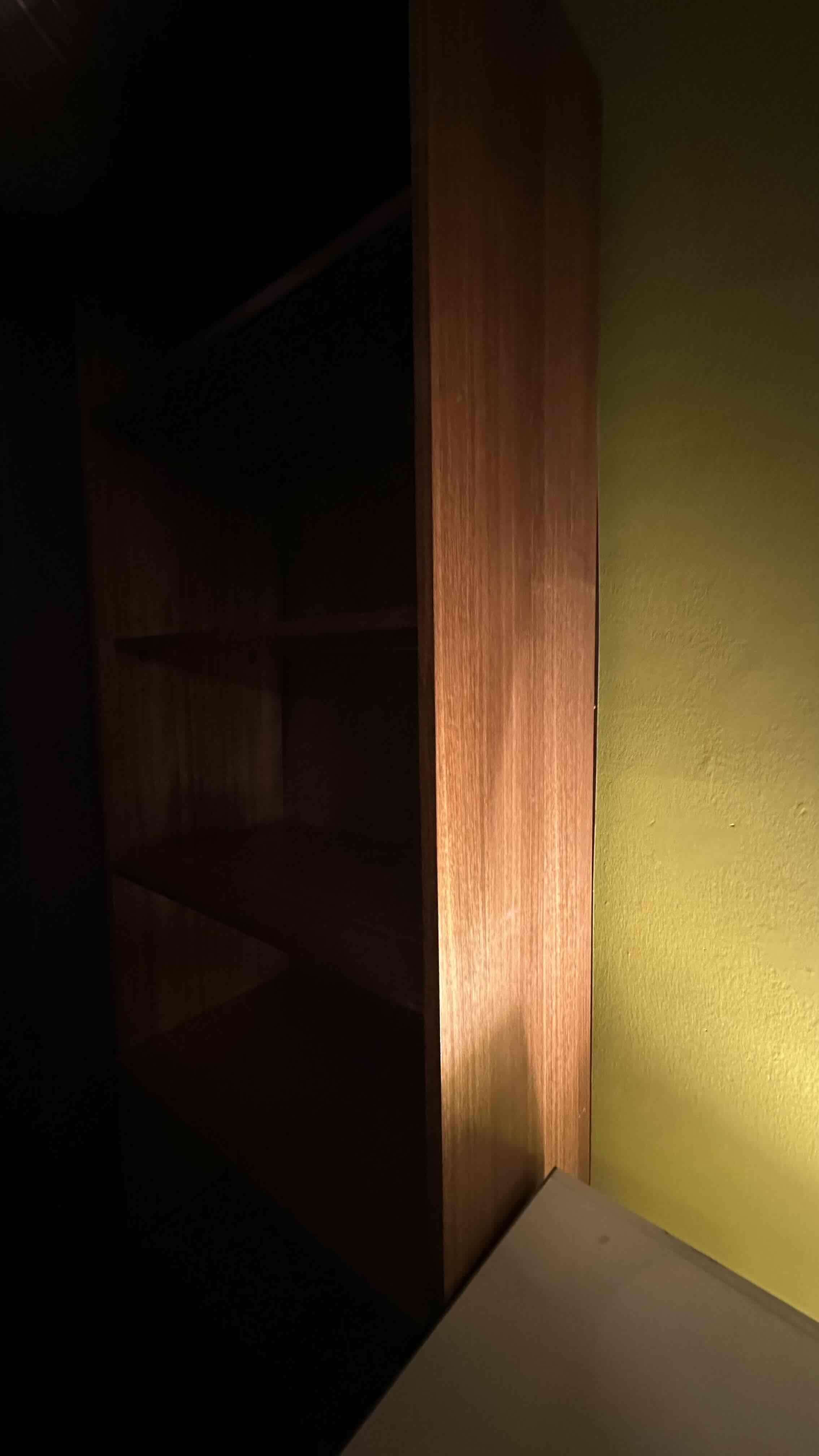 Estante de madera oscuro - miniatura 1