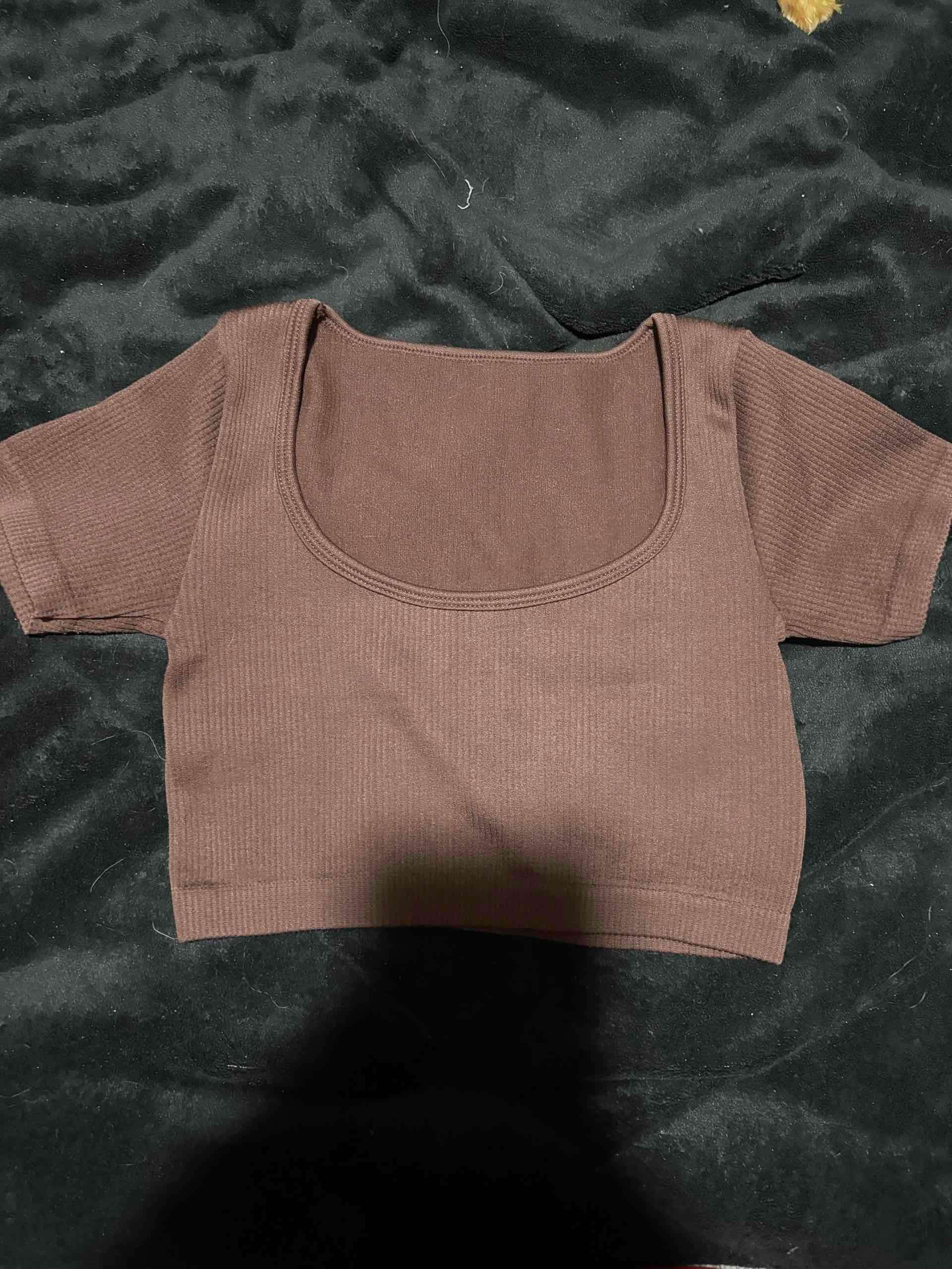 Top corto marrón de algodón