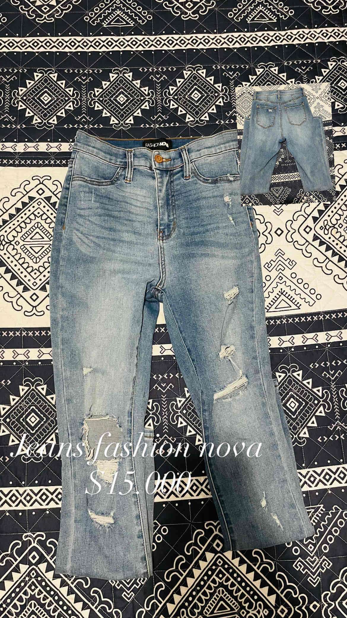 Jeans Fashion Nova desgastados