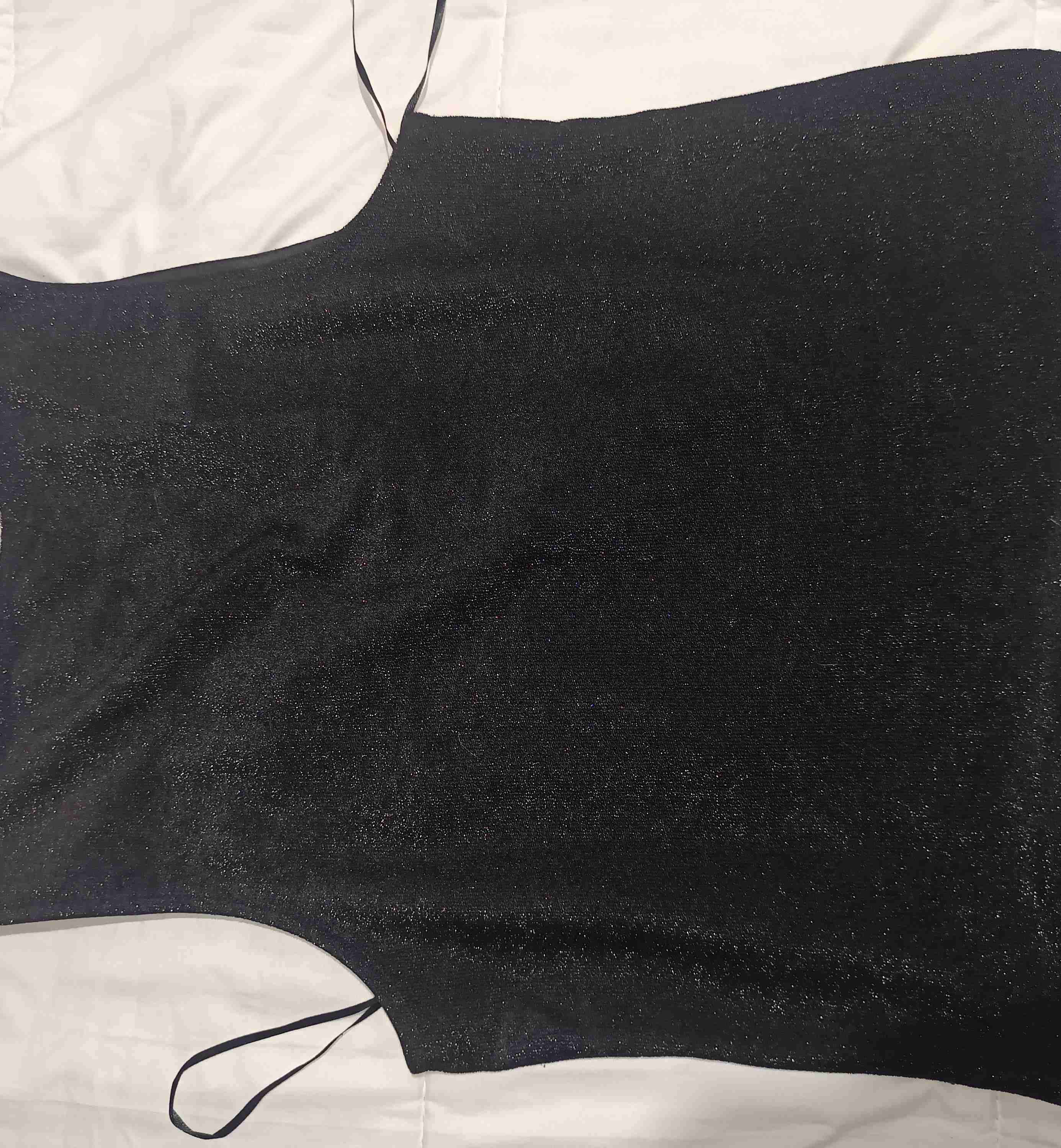 Polera negra con diseño central - miniatura 2