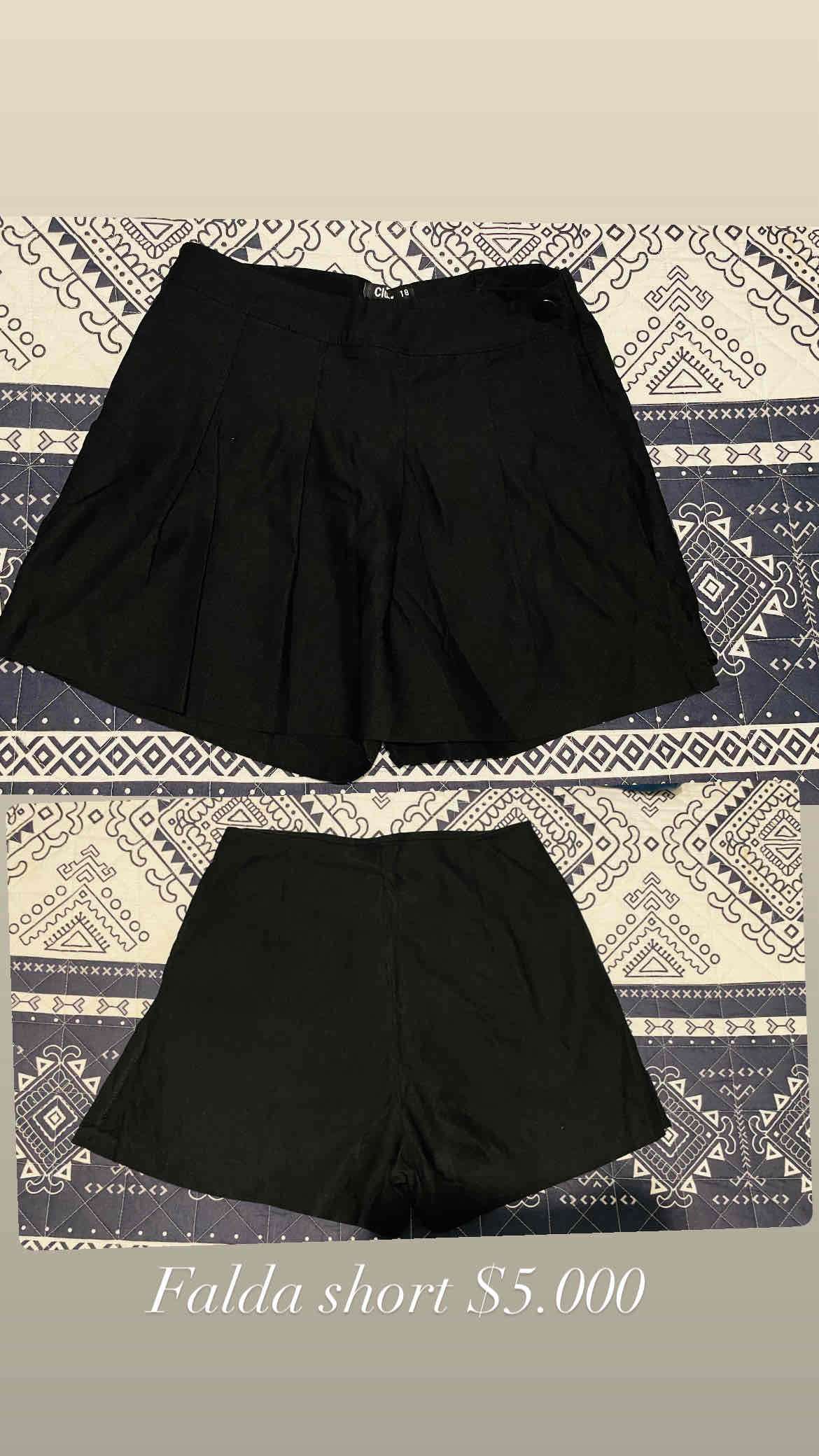 Falda short negra