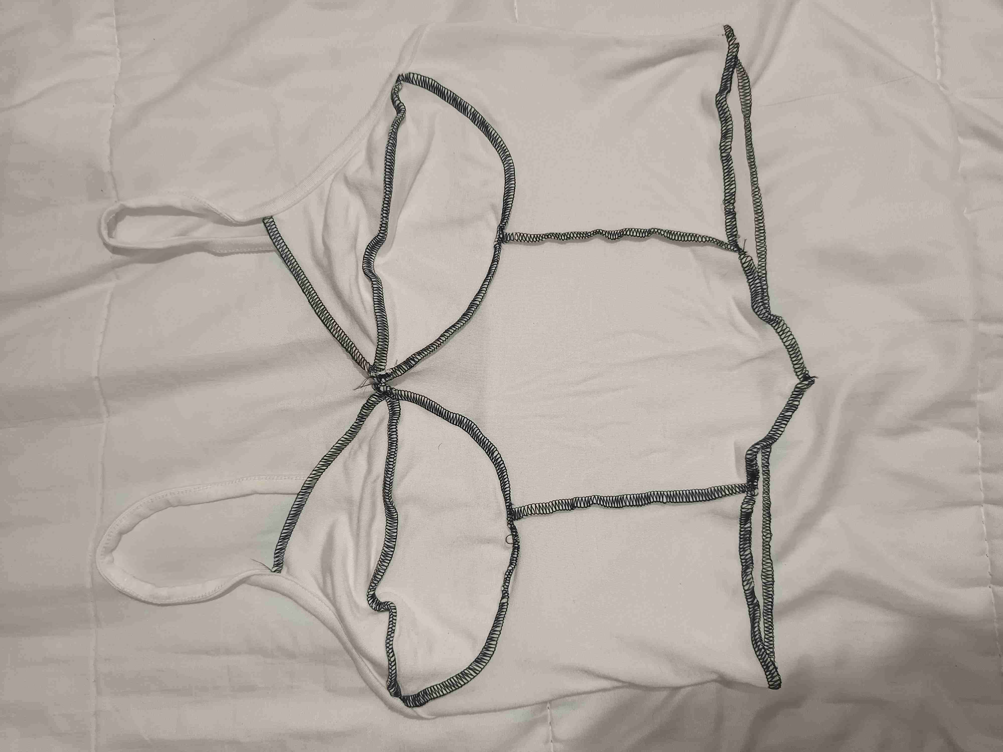 Bodysuit blanco con bordes negros - miniatura 3