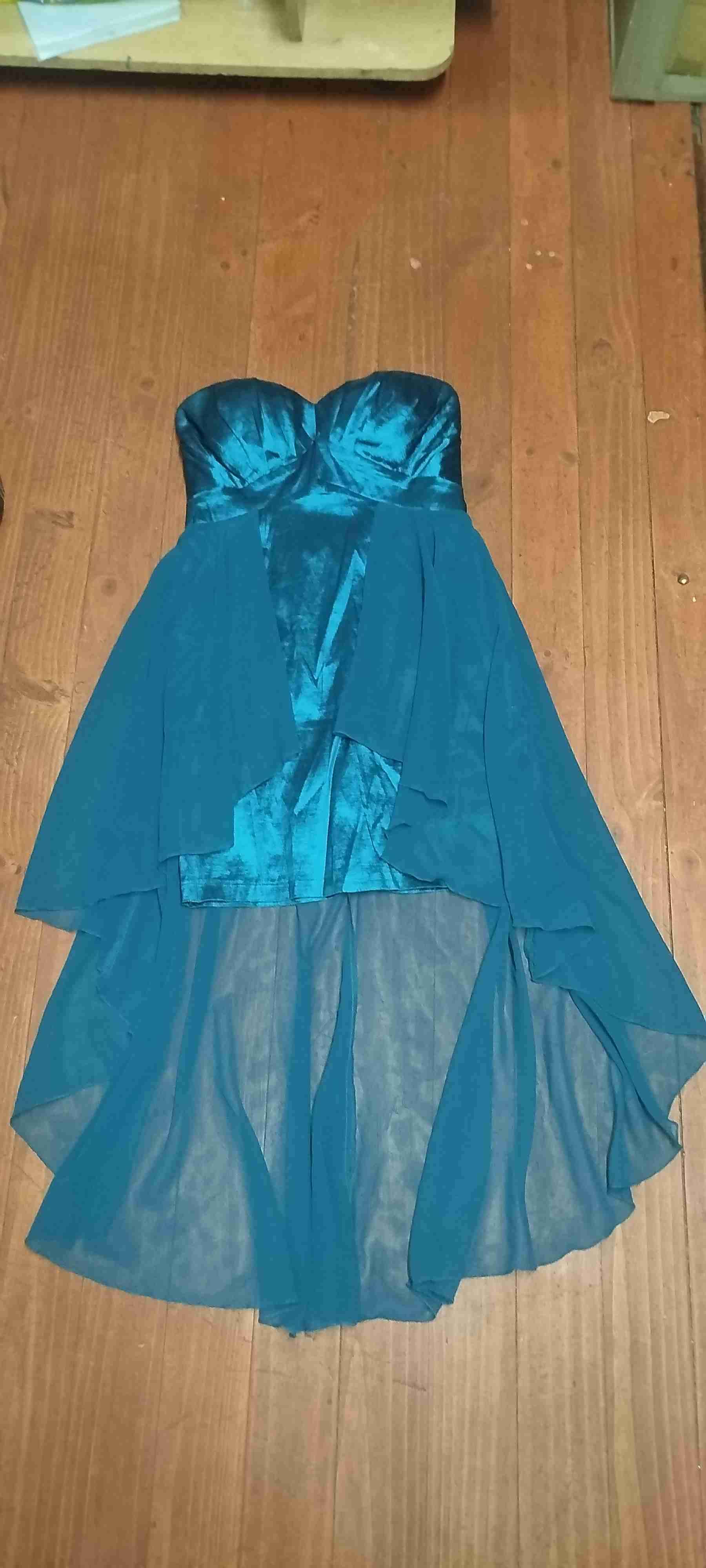 Vestido azul con lentejuelas - miniatura 4