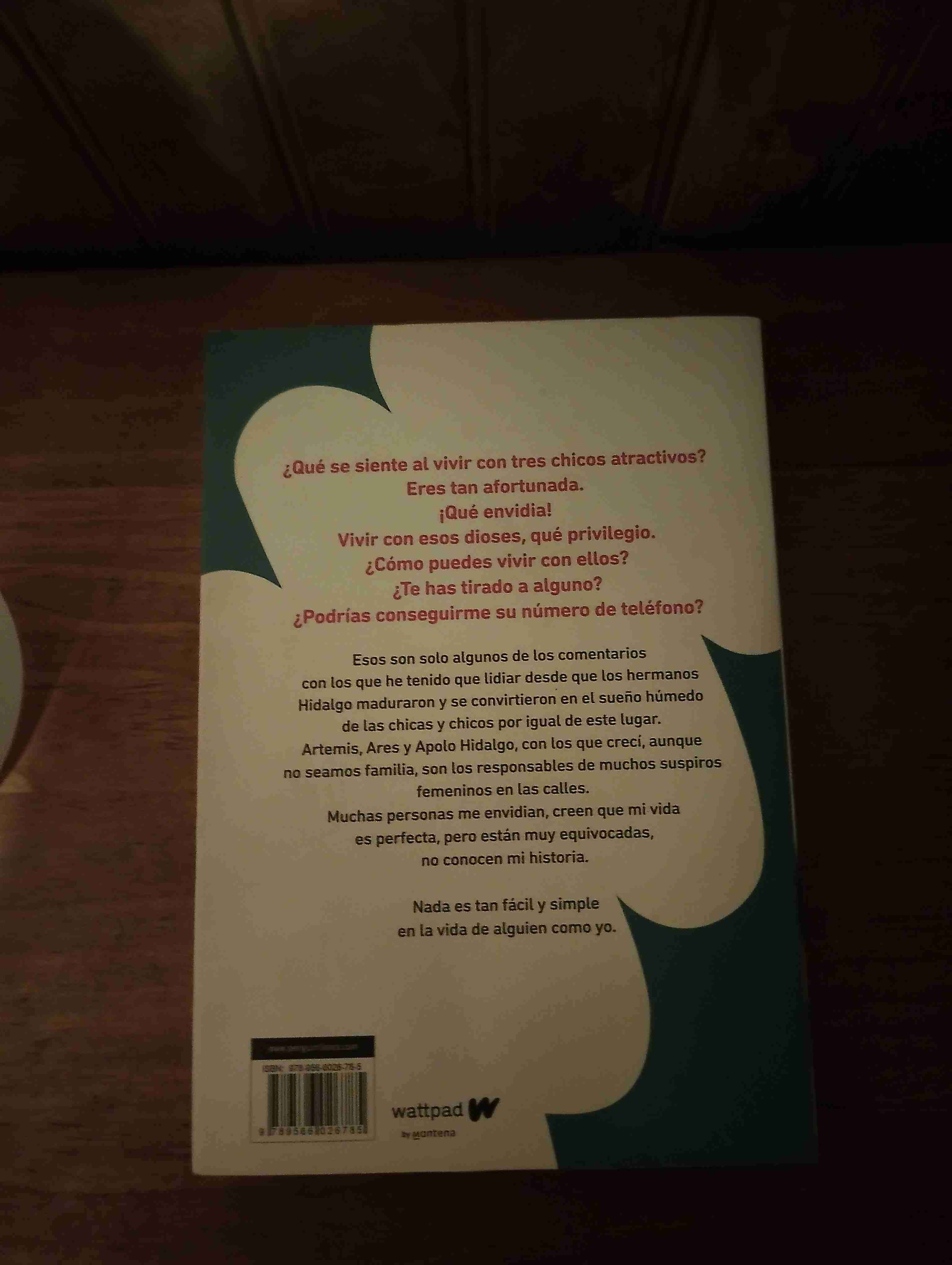 Libro juvenil atractivo - miniatura 1