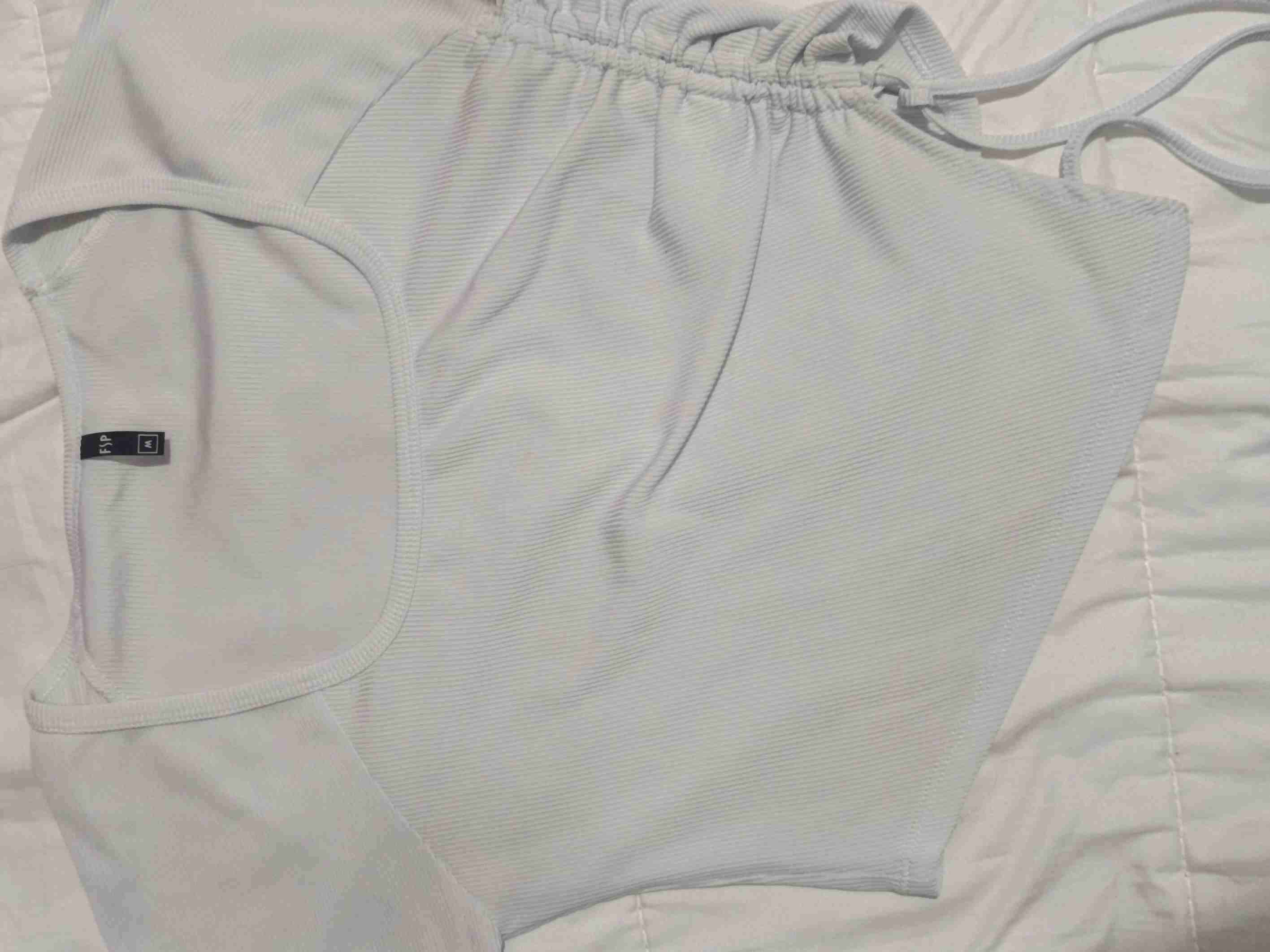 Polera de mujer blanca asimétrica - miniatura 1