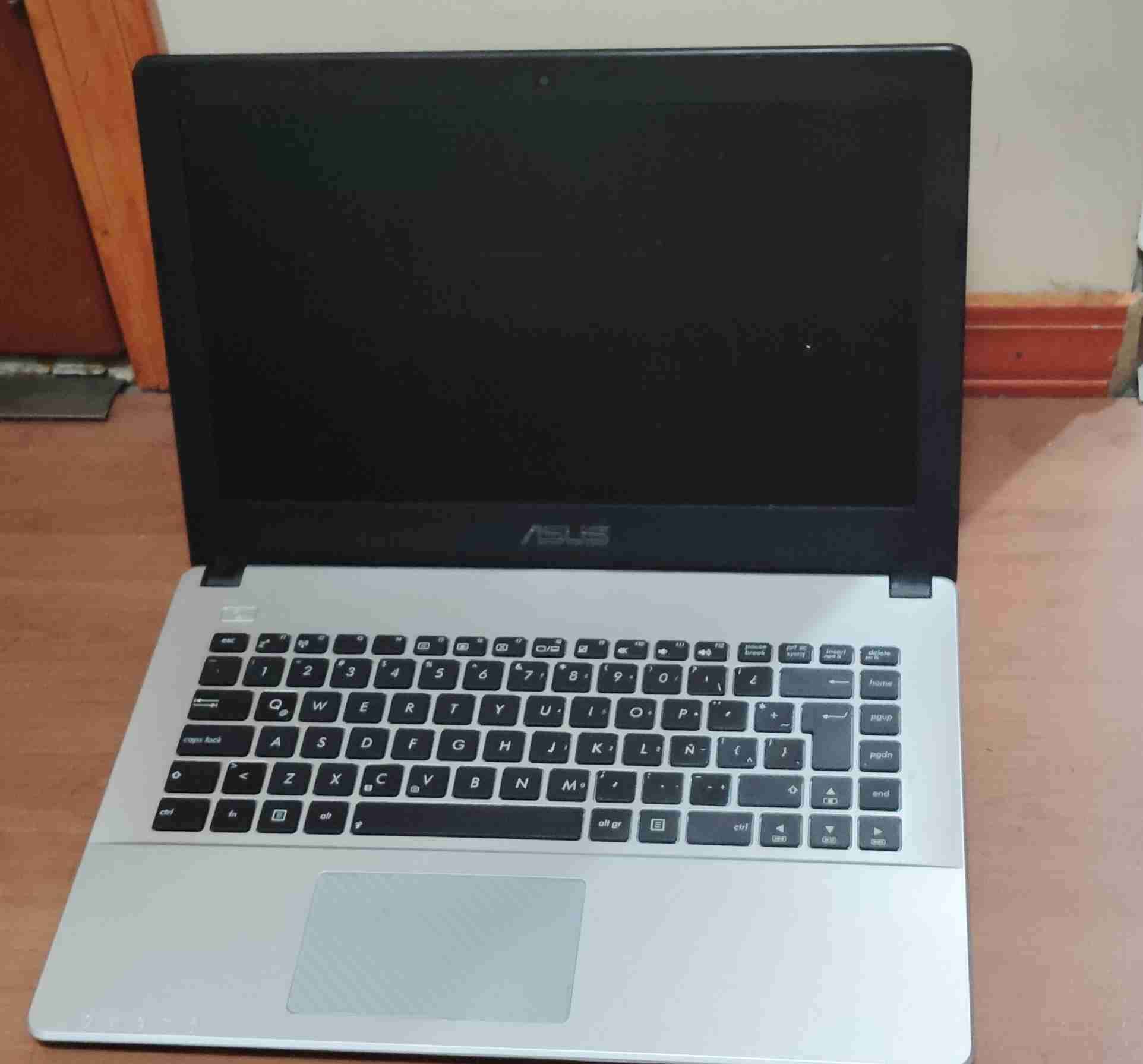 Laptop ASUS x450 para repuestos - miniatura 1