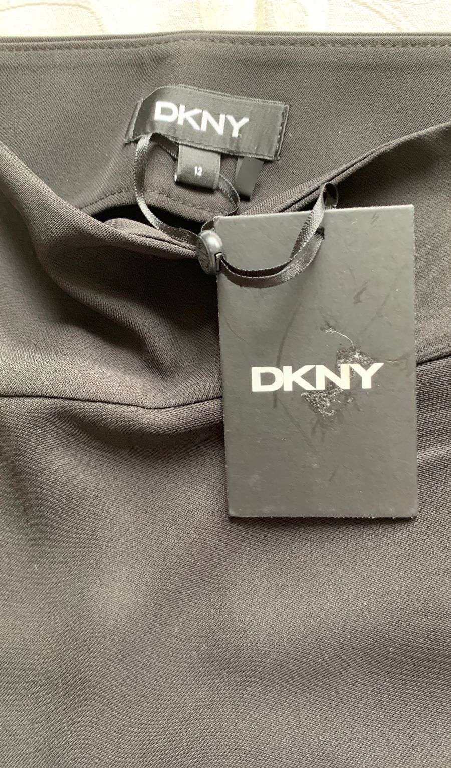Falda negra DKNY talla 12 - miniatura 1