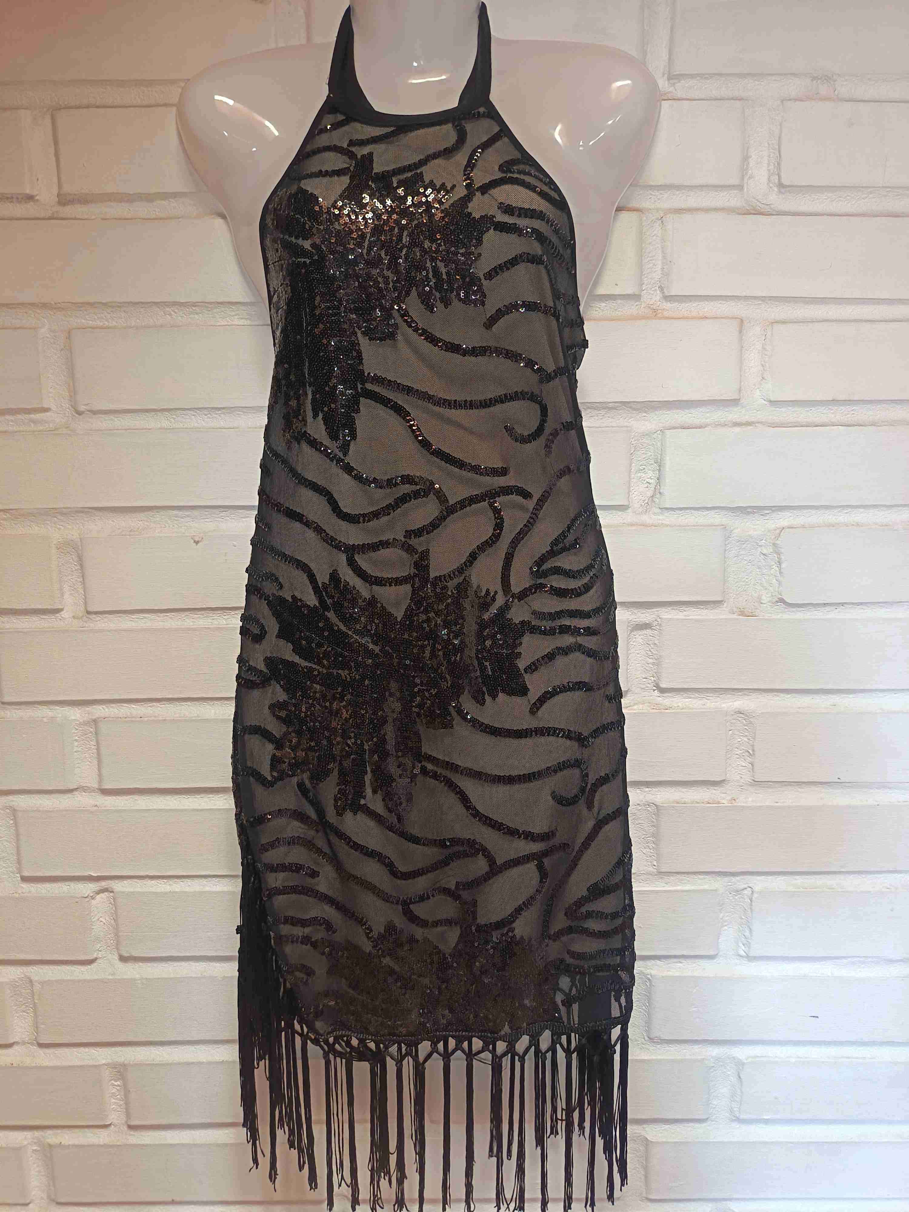 Vestido negro con lentejuelas