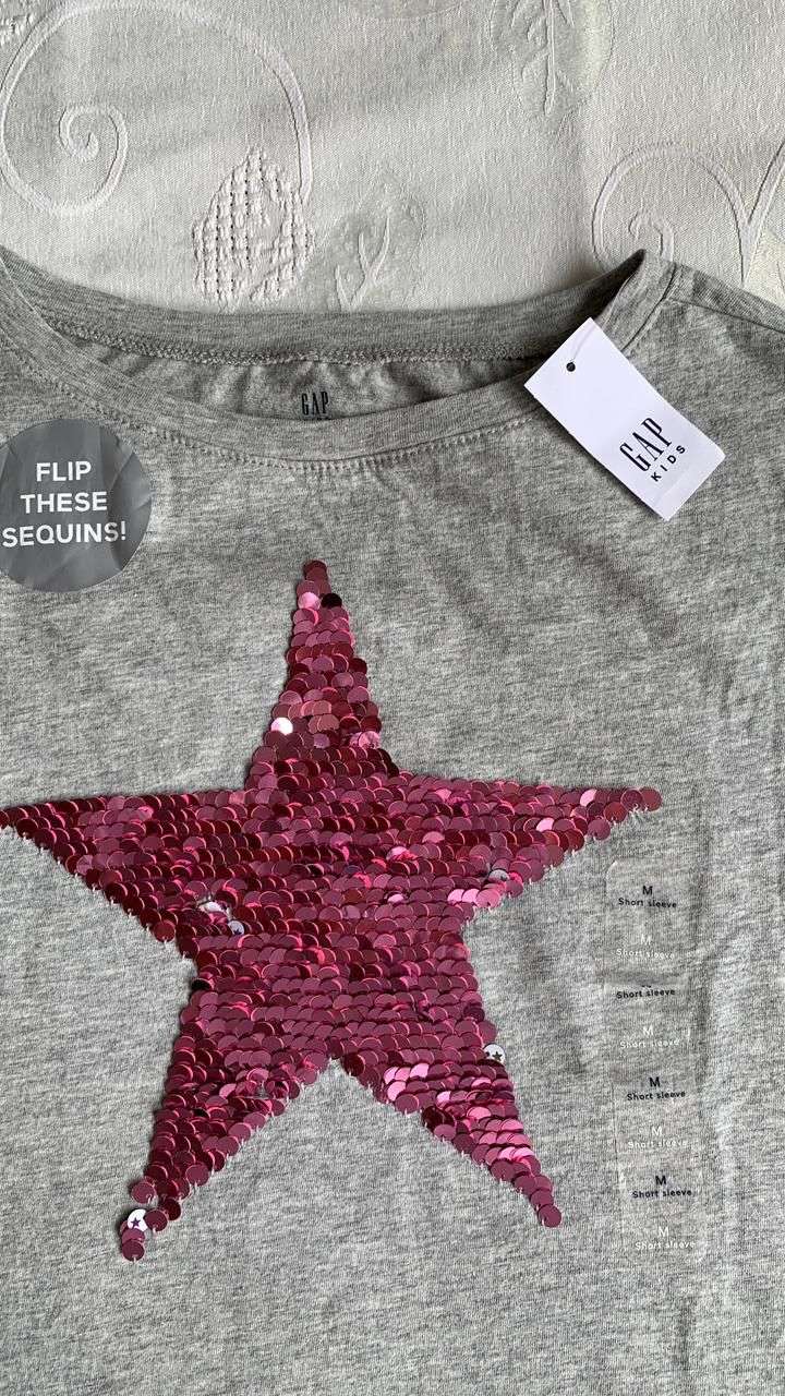Polera GAP Kids con estrella de lentejuelas - miniatura 1