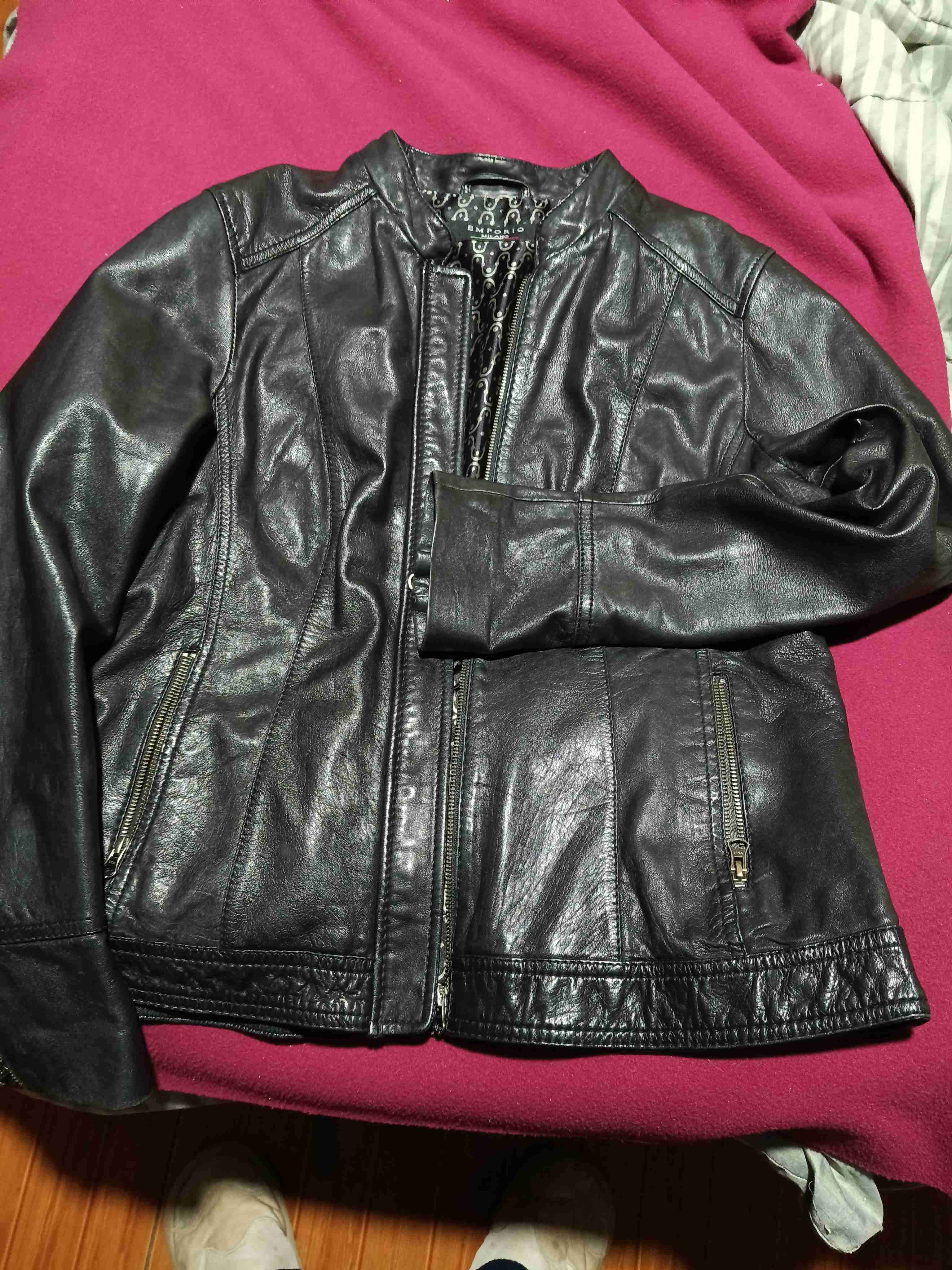 Chaqueta negra de cuero - miniatura 1