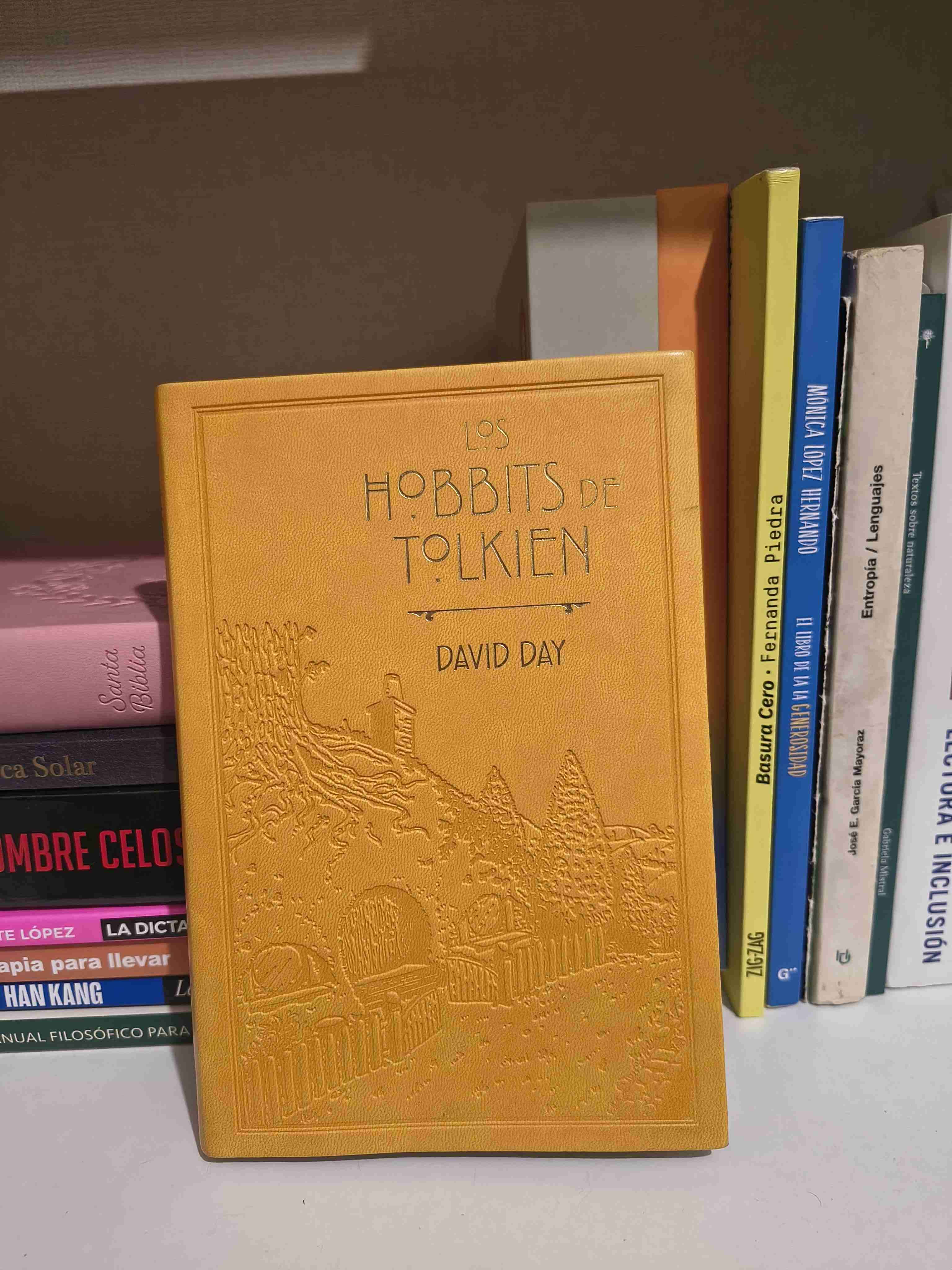 Libro 'Los Hobbits de Tolkien' - miniatura 1