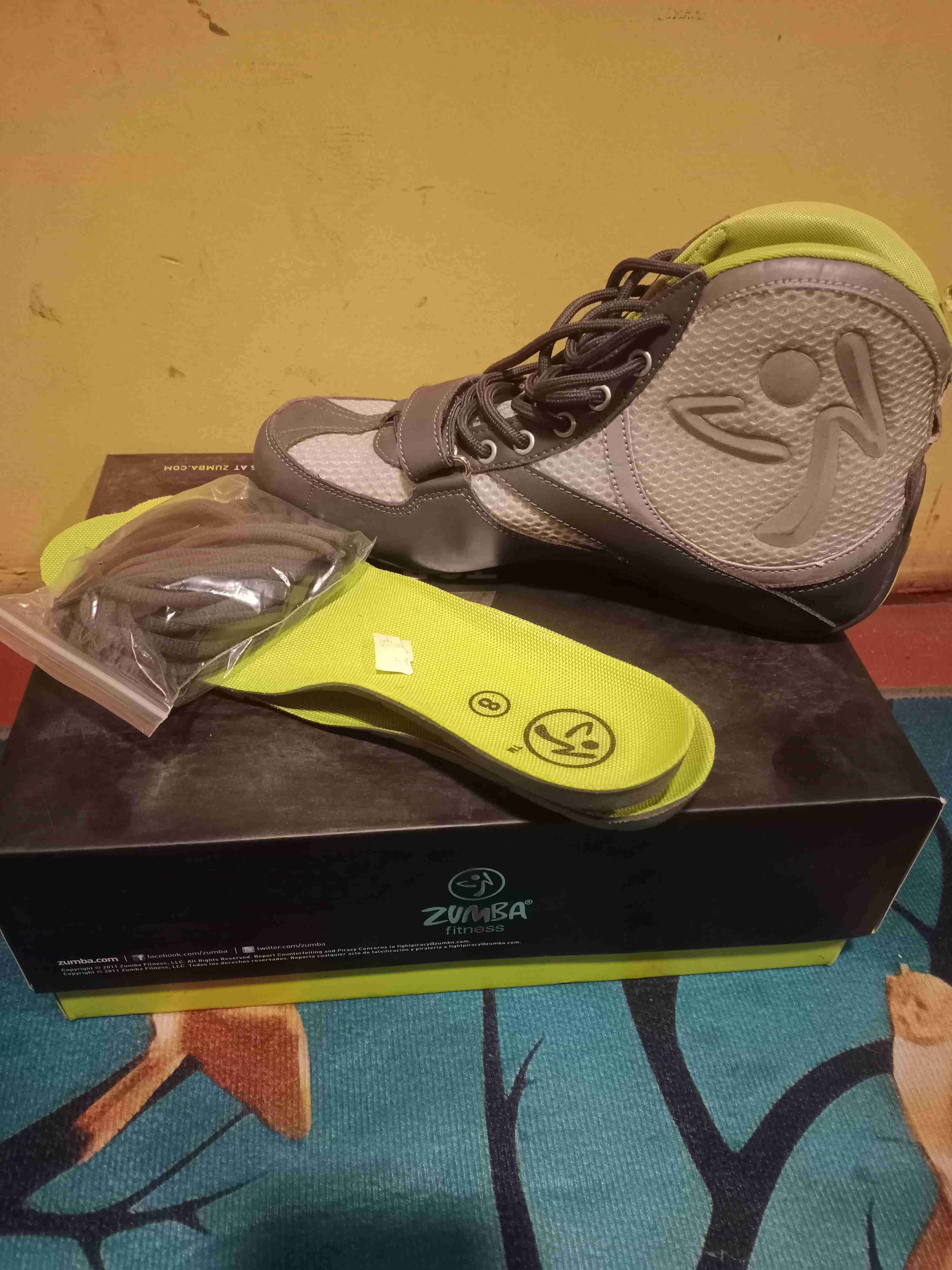 Zapatillas deportivas grises y verdes - miniatura 3