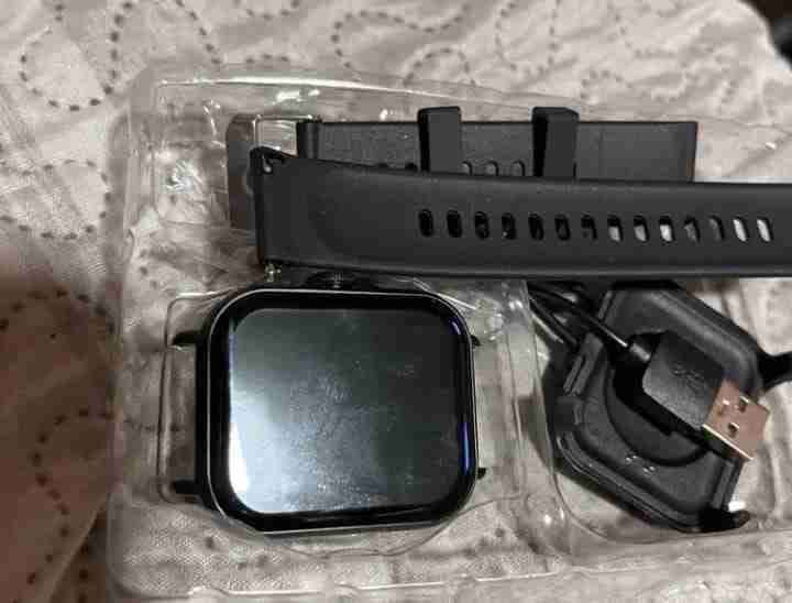 Smartwatch con correa metálica dorada - miniatura 3