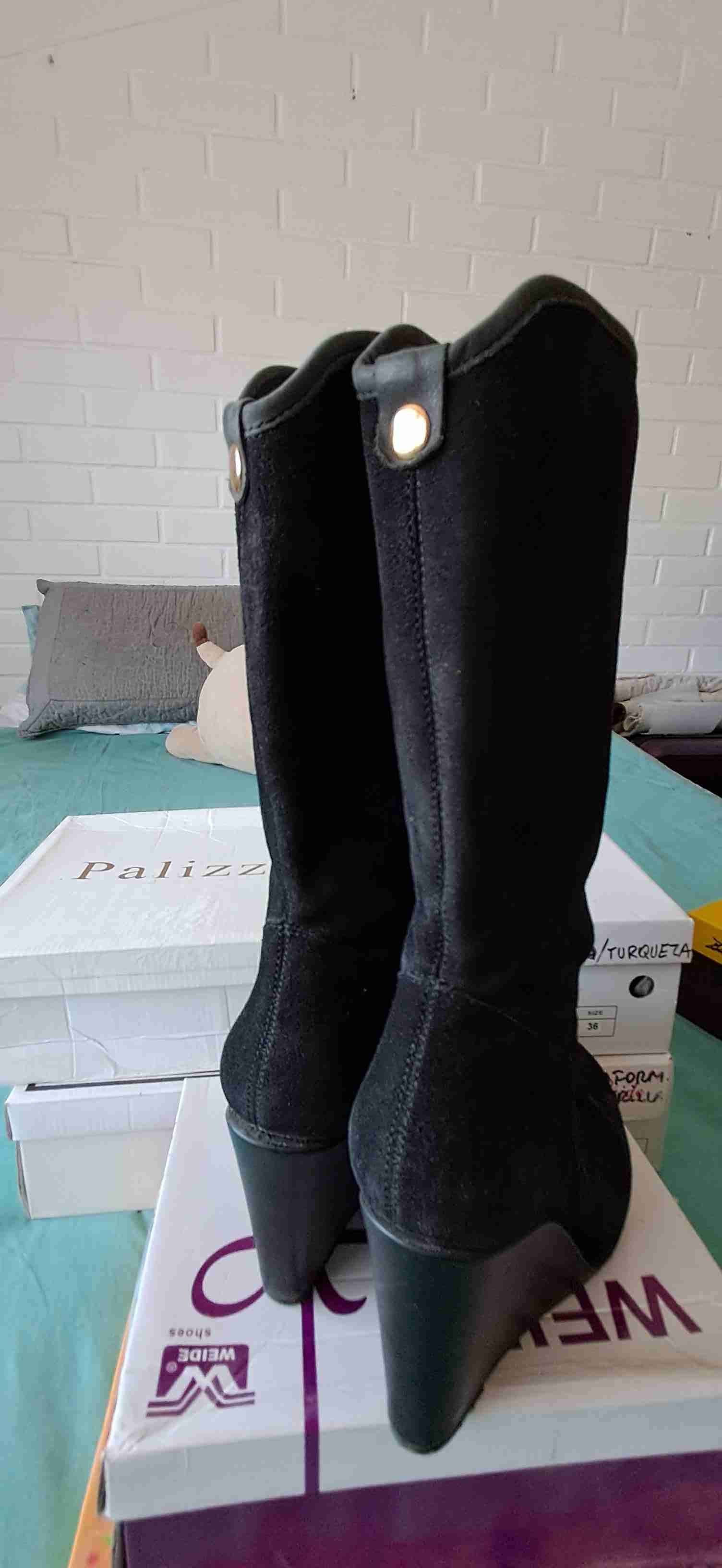 Botas negras altas - miniatura 2