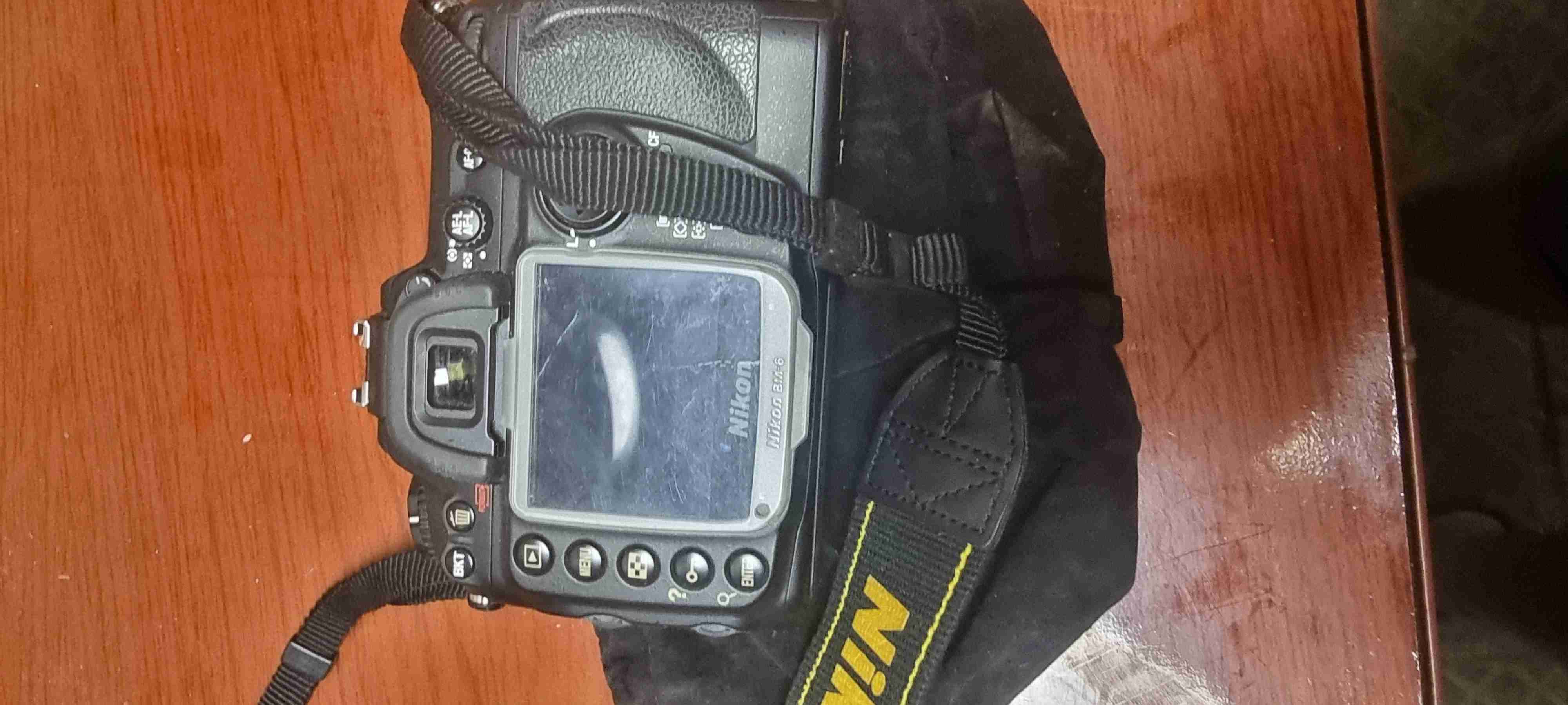 Cámara Nikon DSLR usada - miniatura 1