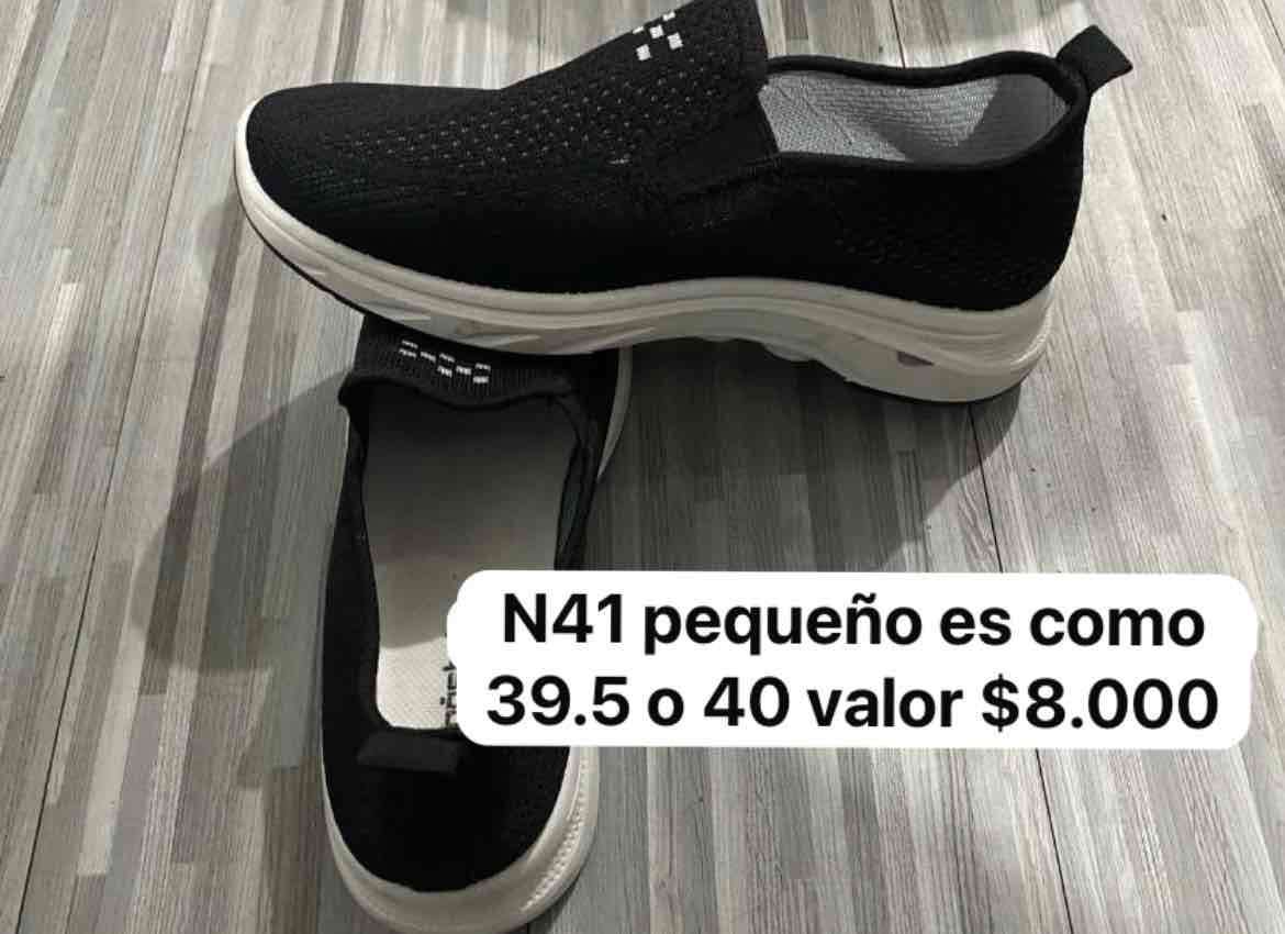 Zapatillas negras deportivas talla 41