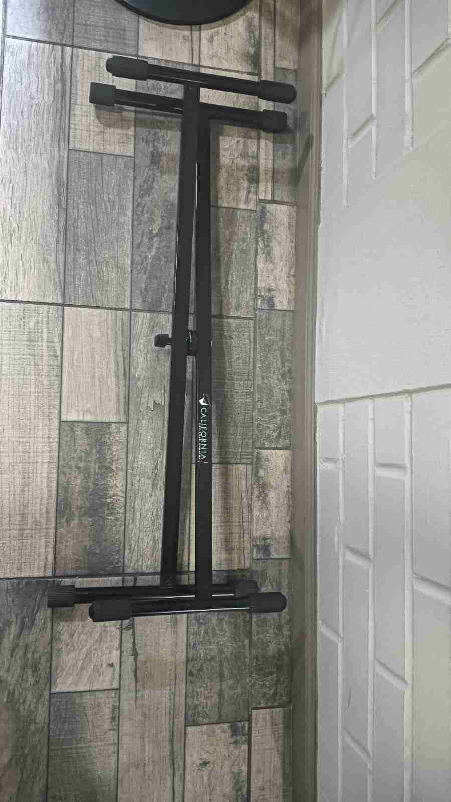 Teclado electrónico CASIO con soporte - miniatura 3