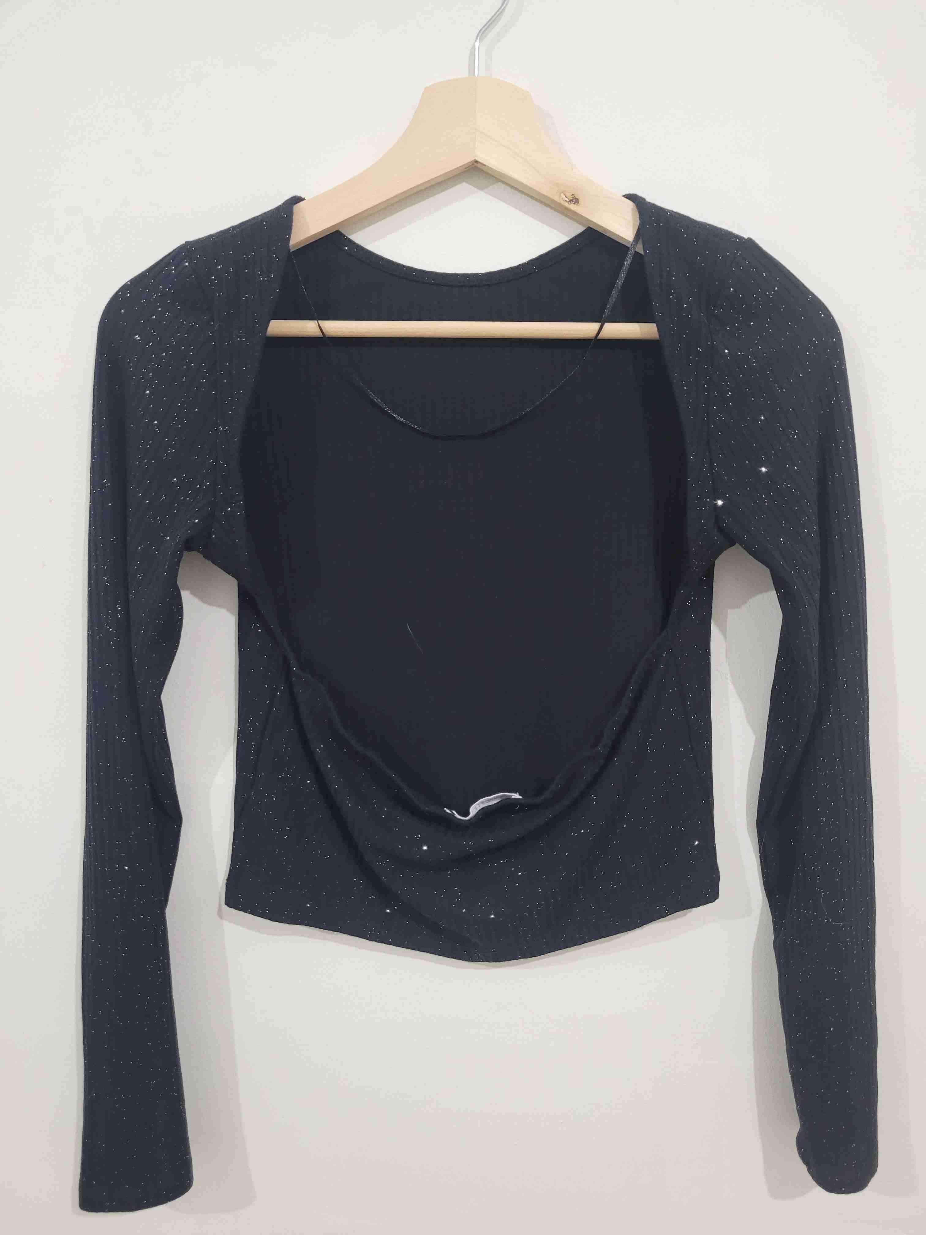 Polera negra con brillo - miniatura 2