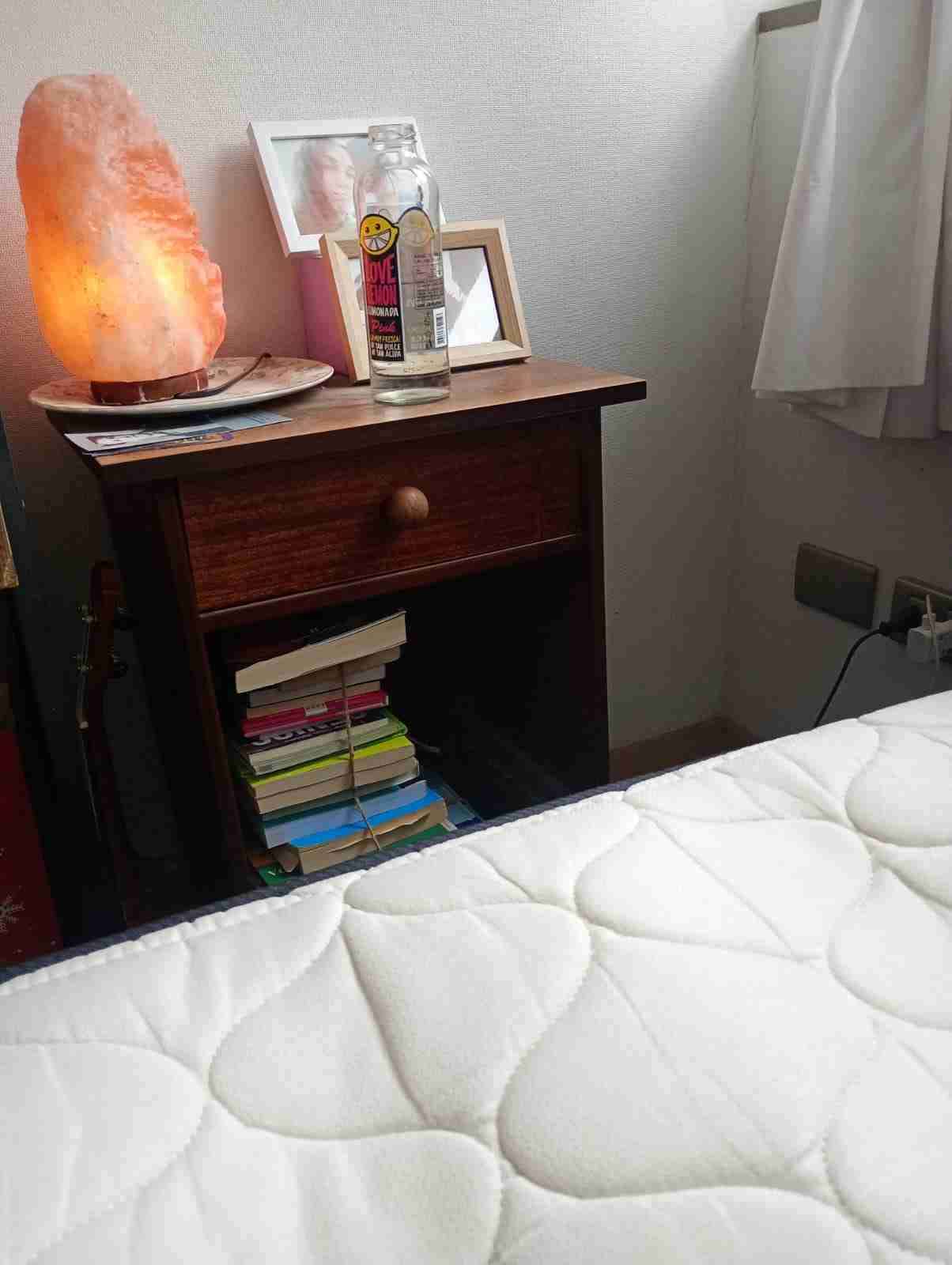 Cama (colchón + base) 1 plaza + velador - miniatura 3