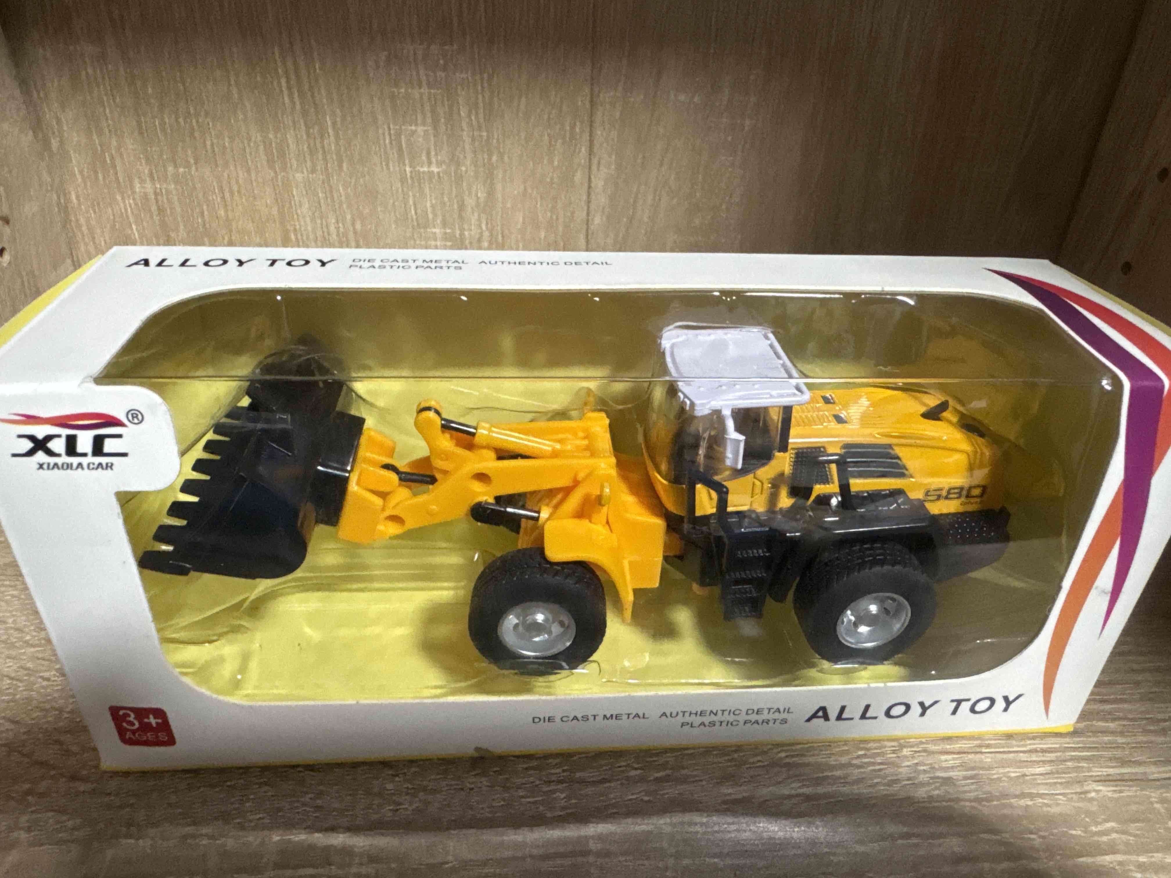 Camión de juguete XLC amarillo