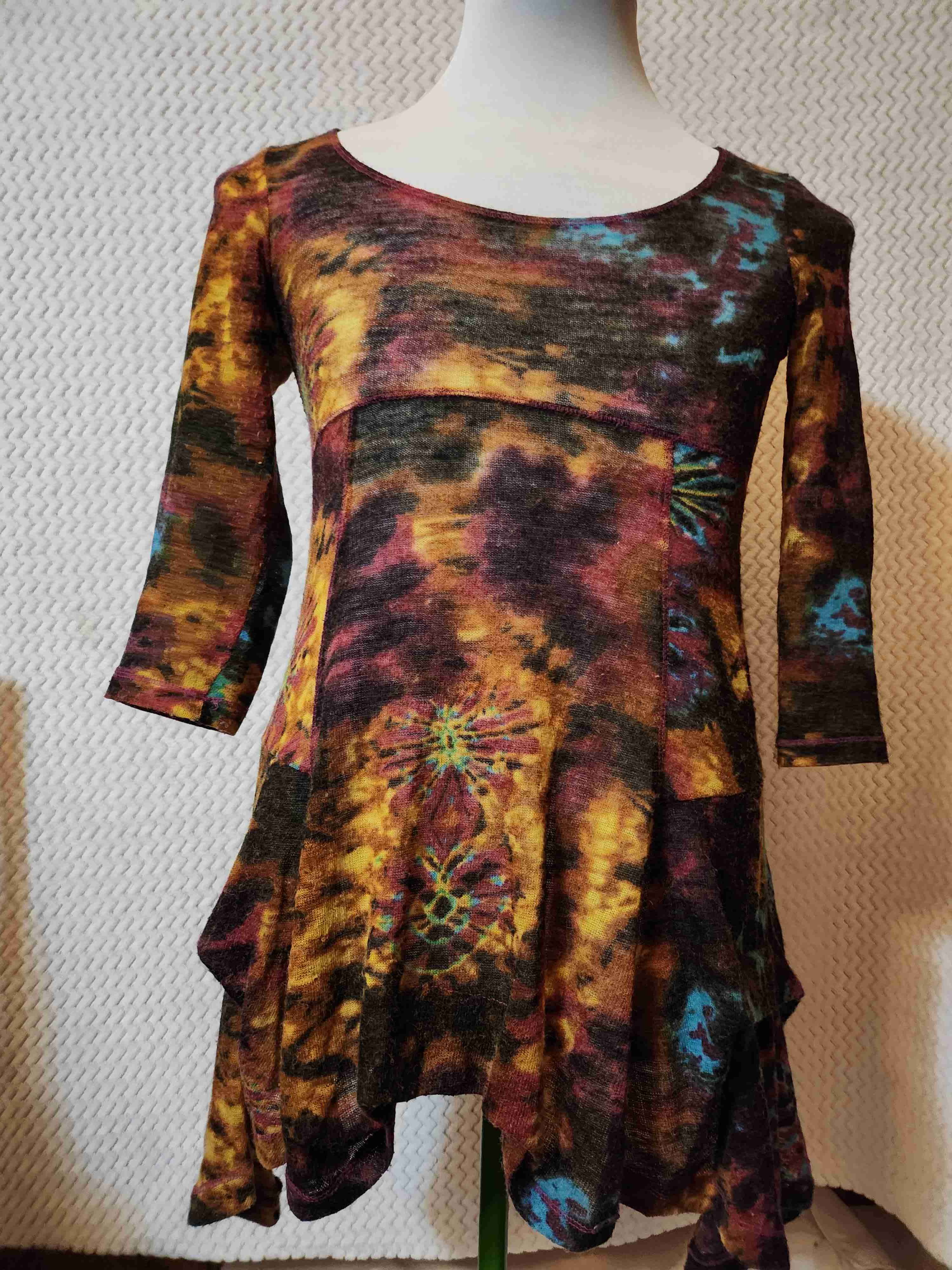 Vestido tie-dye colorido