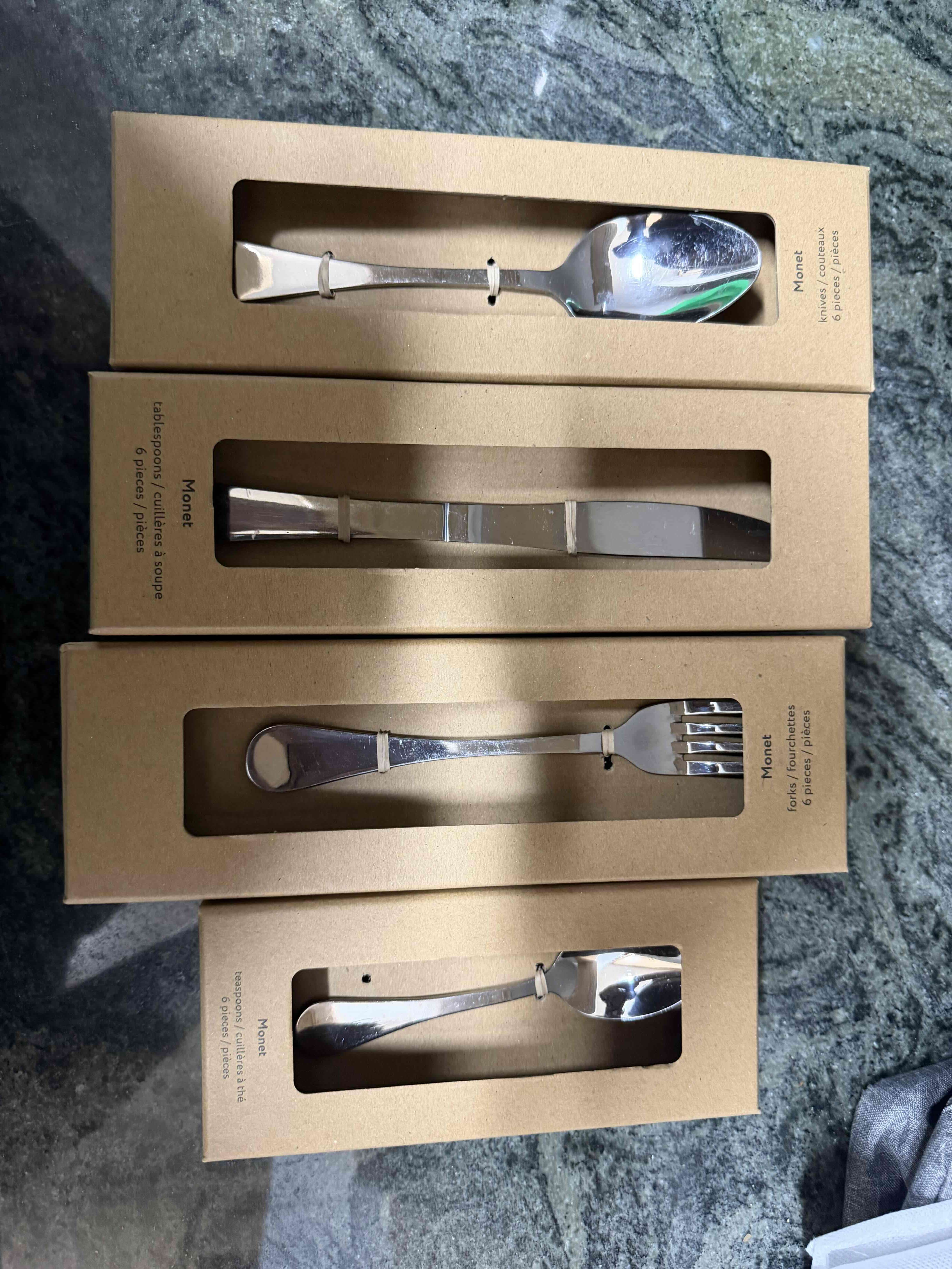 Juego de cubiertos de acero inoxidable