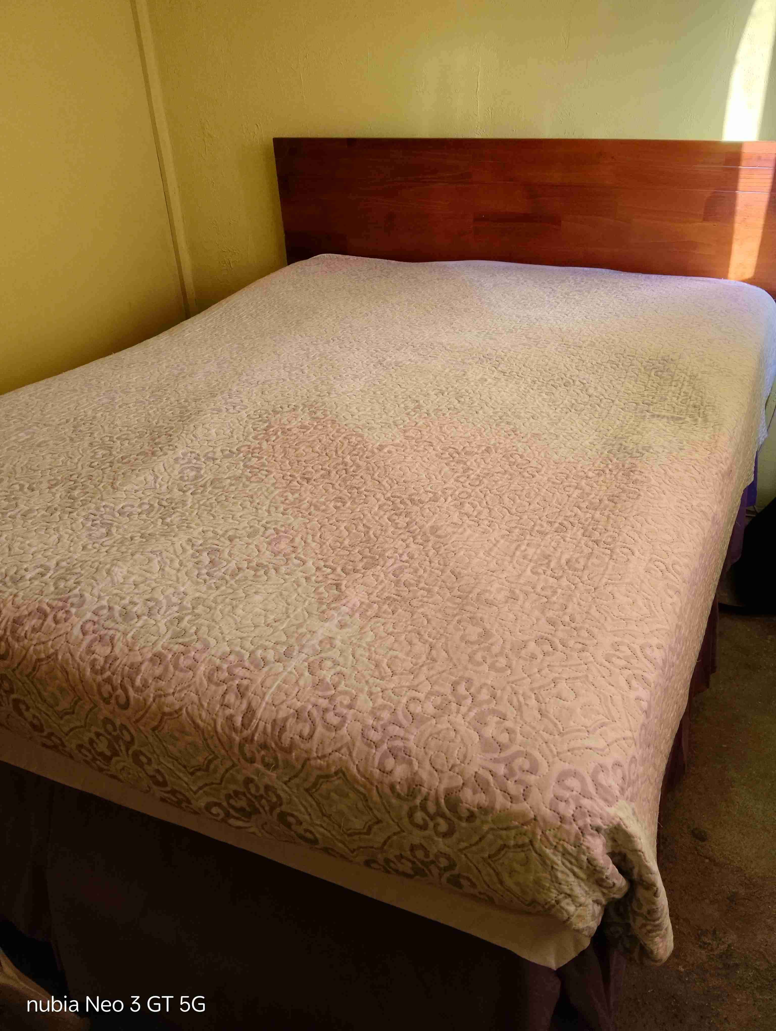 Cama matrimonial con cabecera - miniatura 1