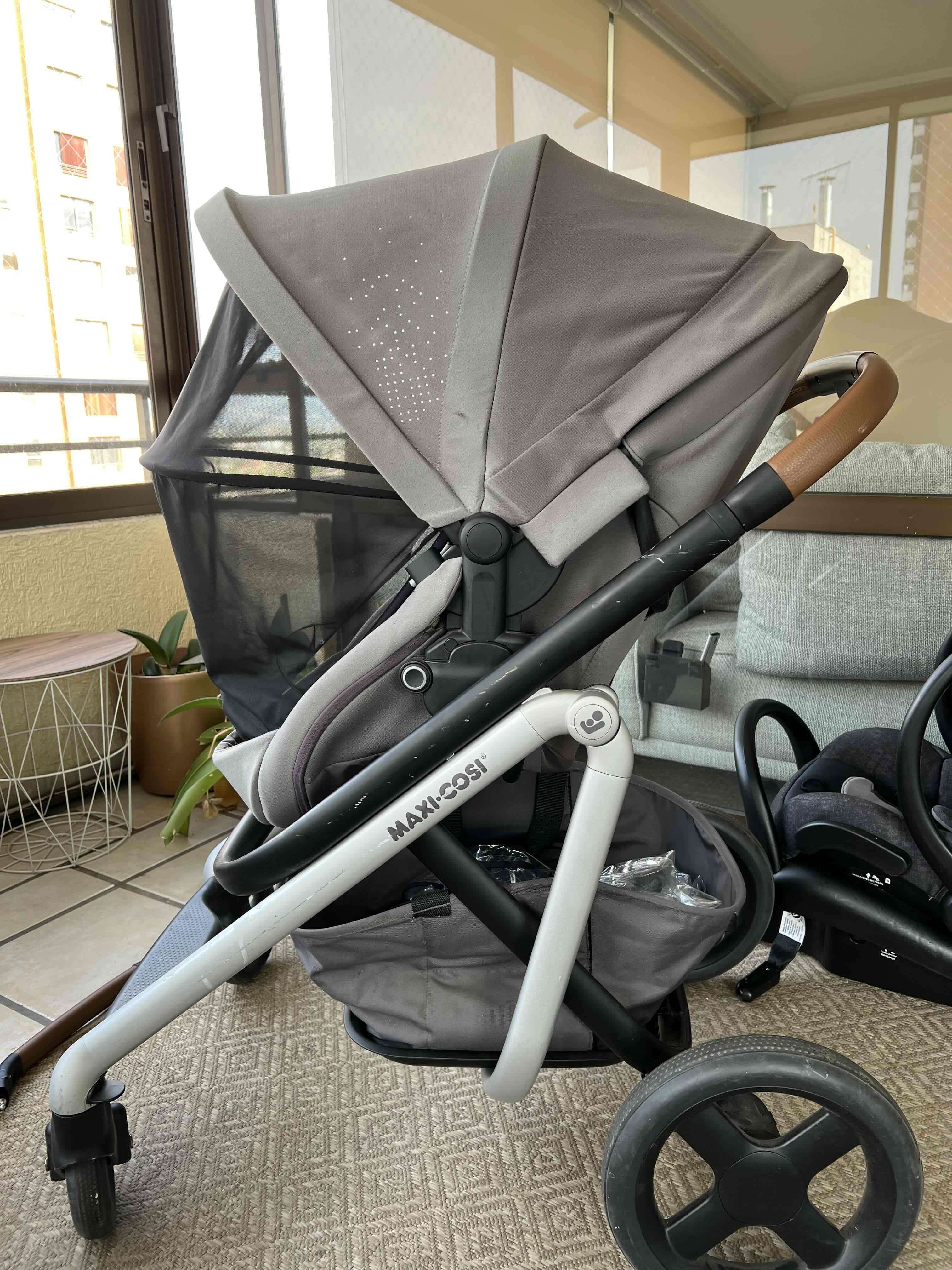 Coche doble Maxi-Cosi gris y negro - miniatura 3