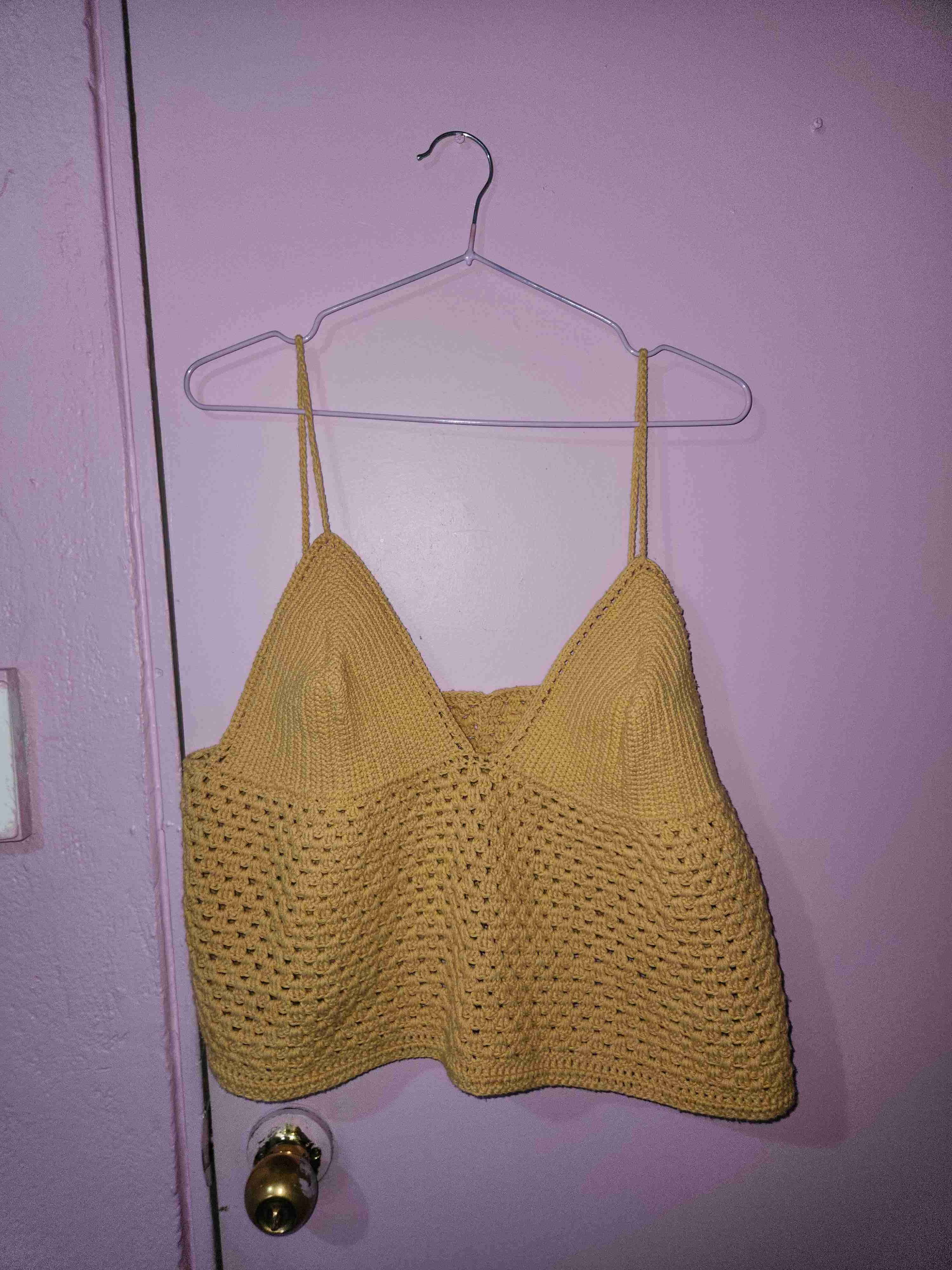 Top de crochet amarillo