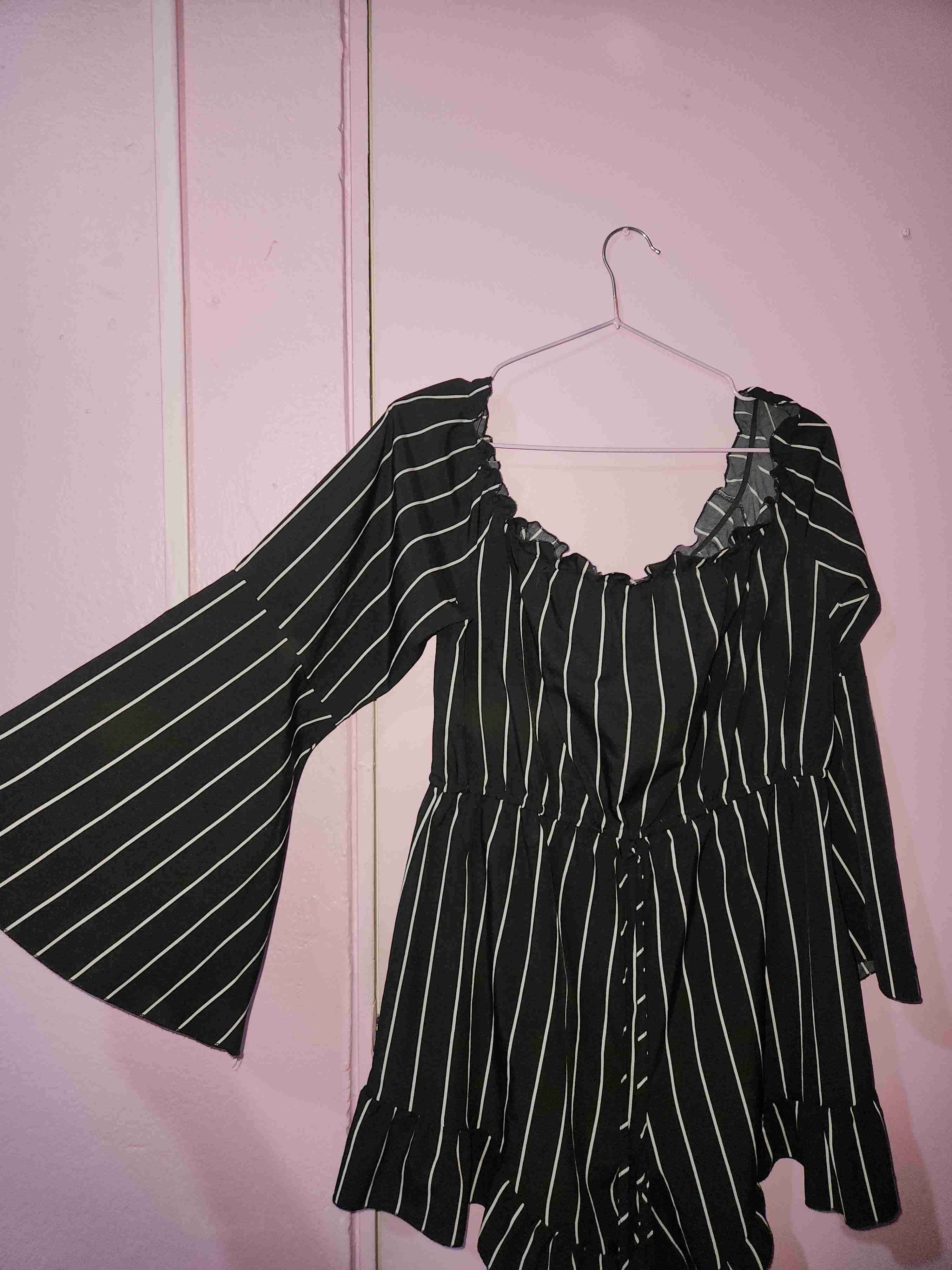 Jumpsuit negro rayado manga ancha - miniatura 1