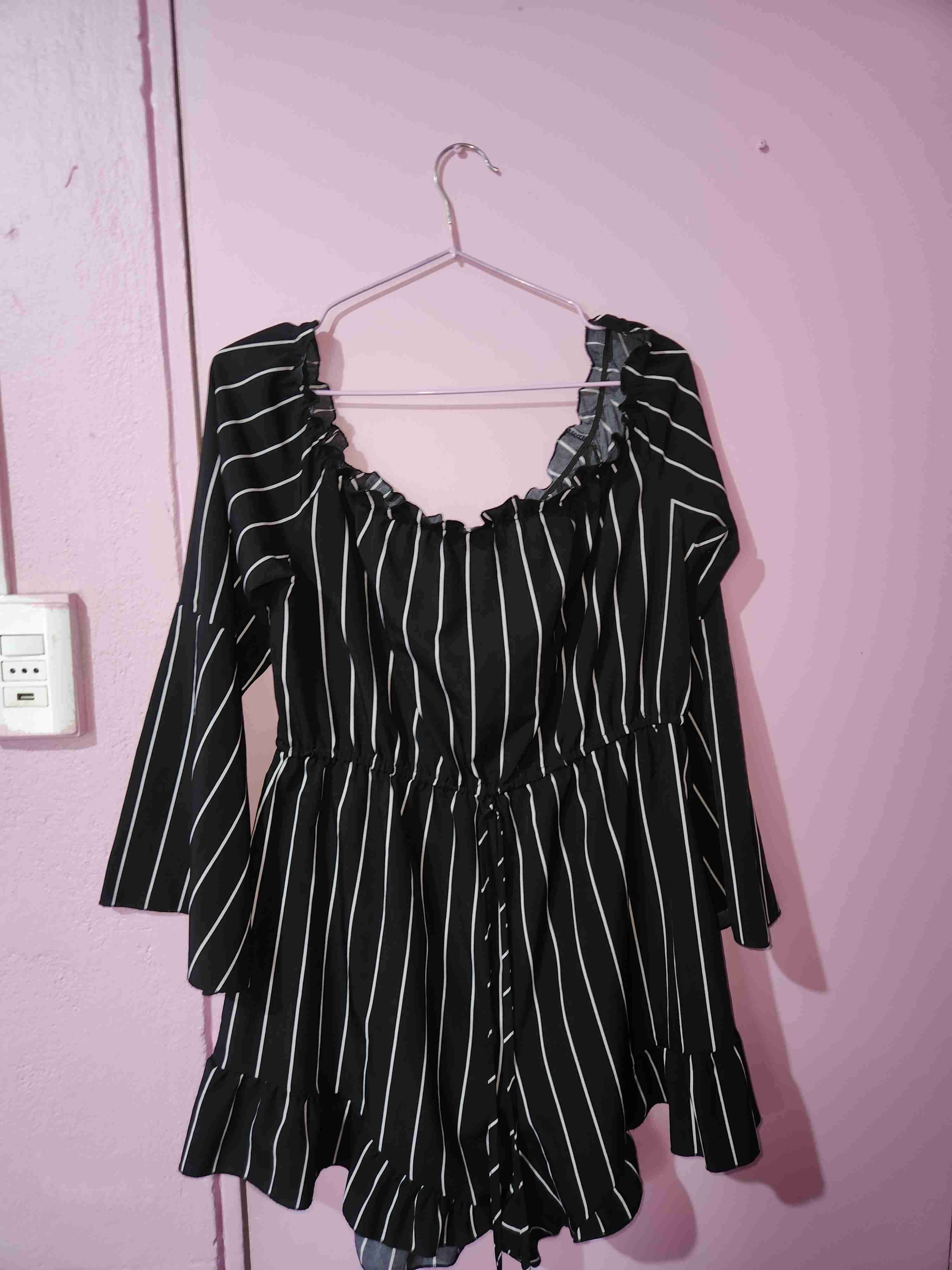 Jumpsuit negro rayado manga ancha - miniatura 2