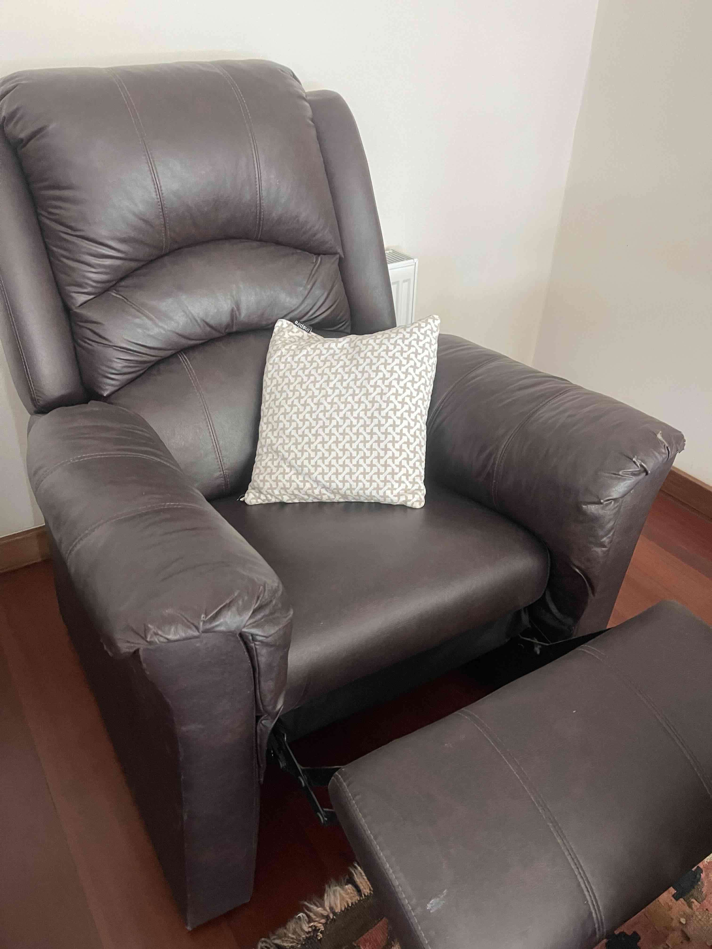 Sillón reclinable de cuero negro - miniatura 2