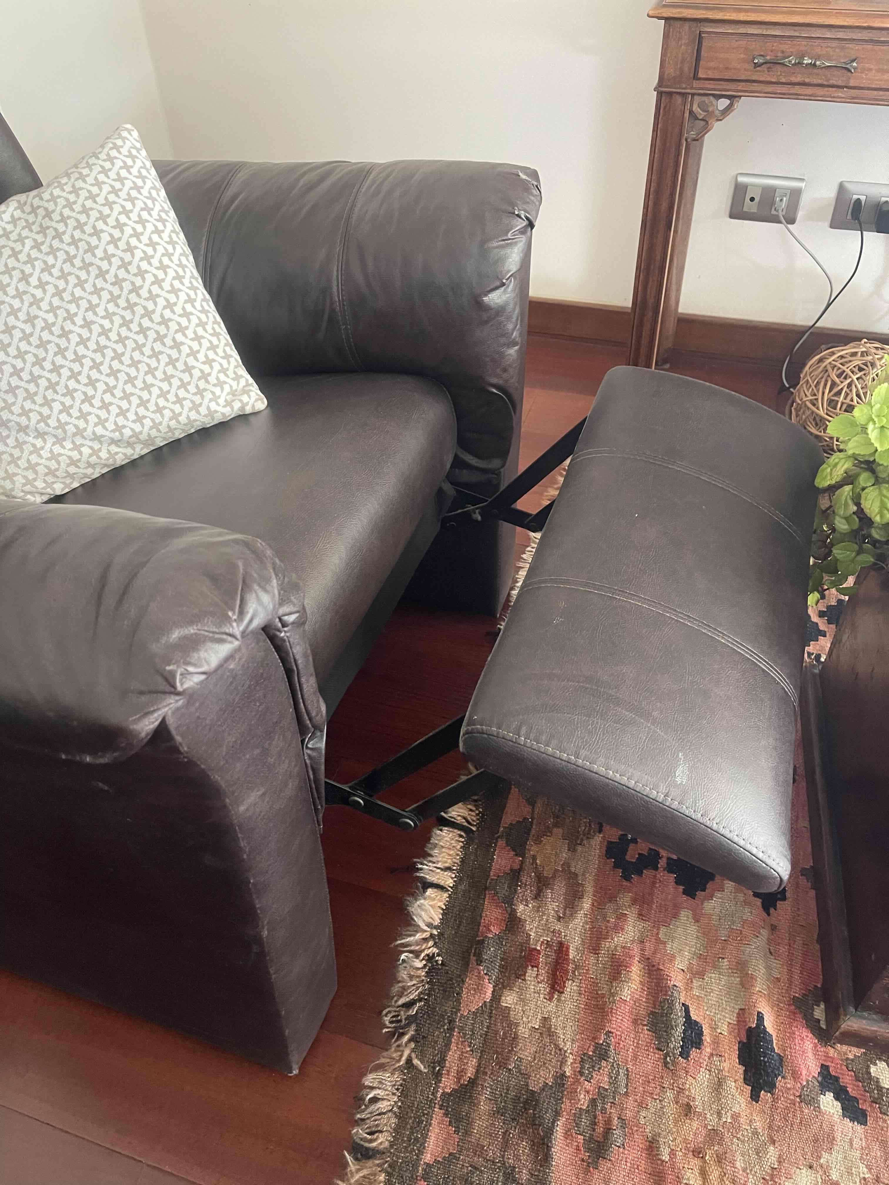 Sillón reclinable de cuero negro - miniatura 3