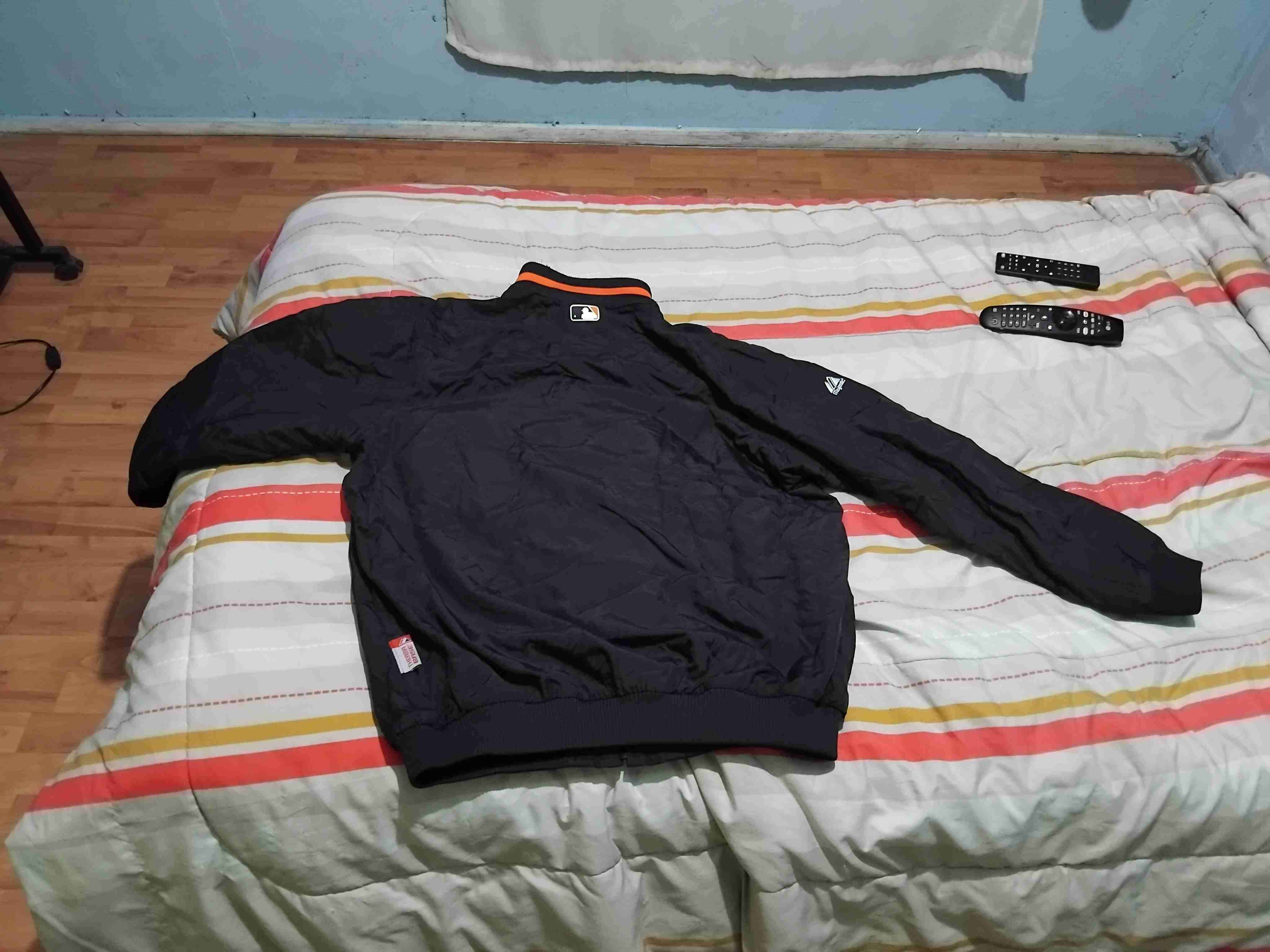 Chaqueta deportiva Majestic negra - miniatura 2