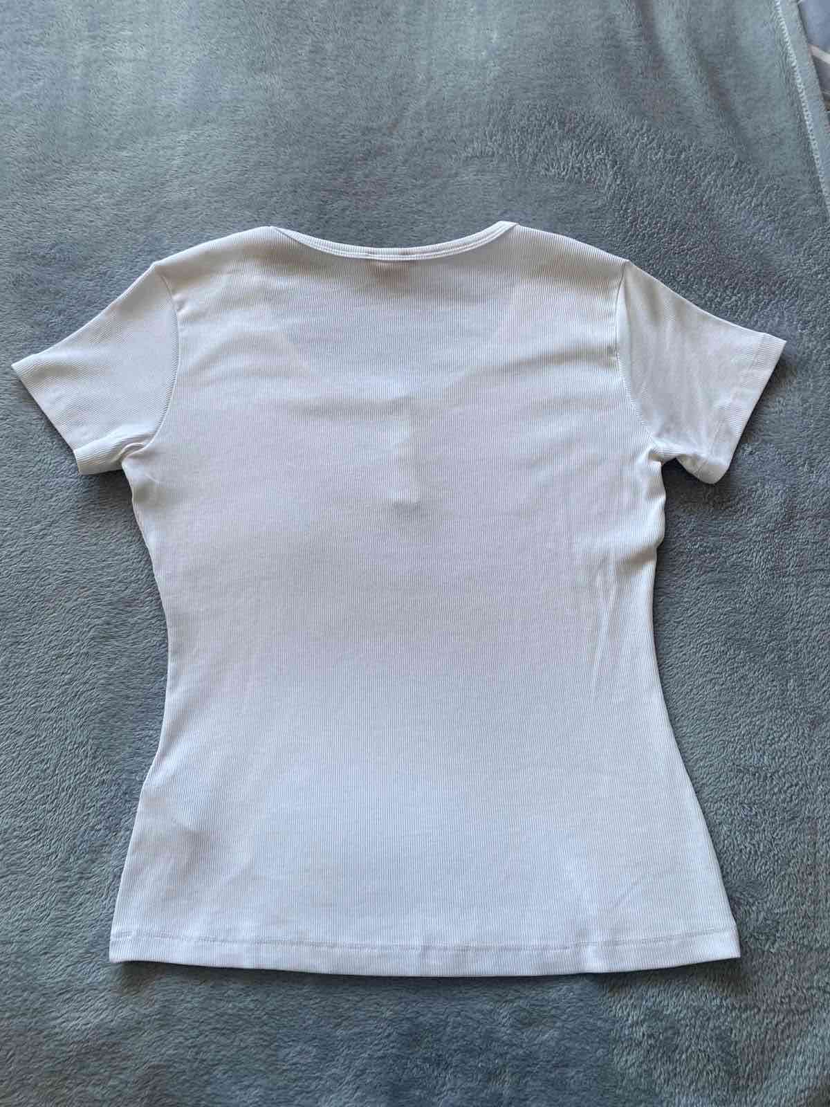 Polera blanca Guess con botones - miniatura 2