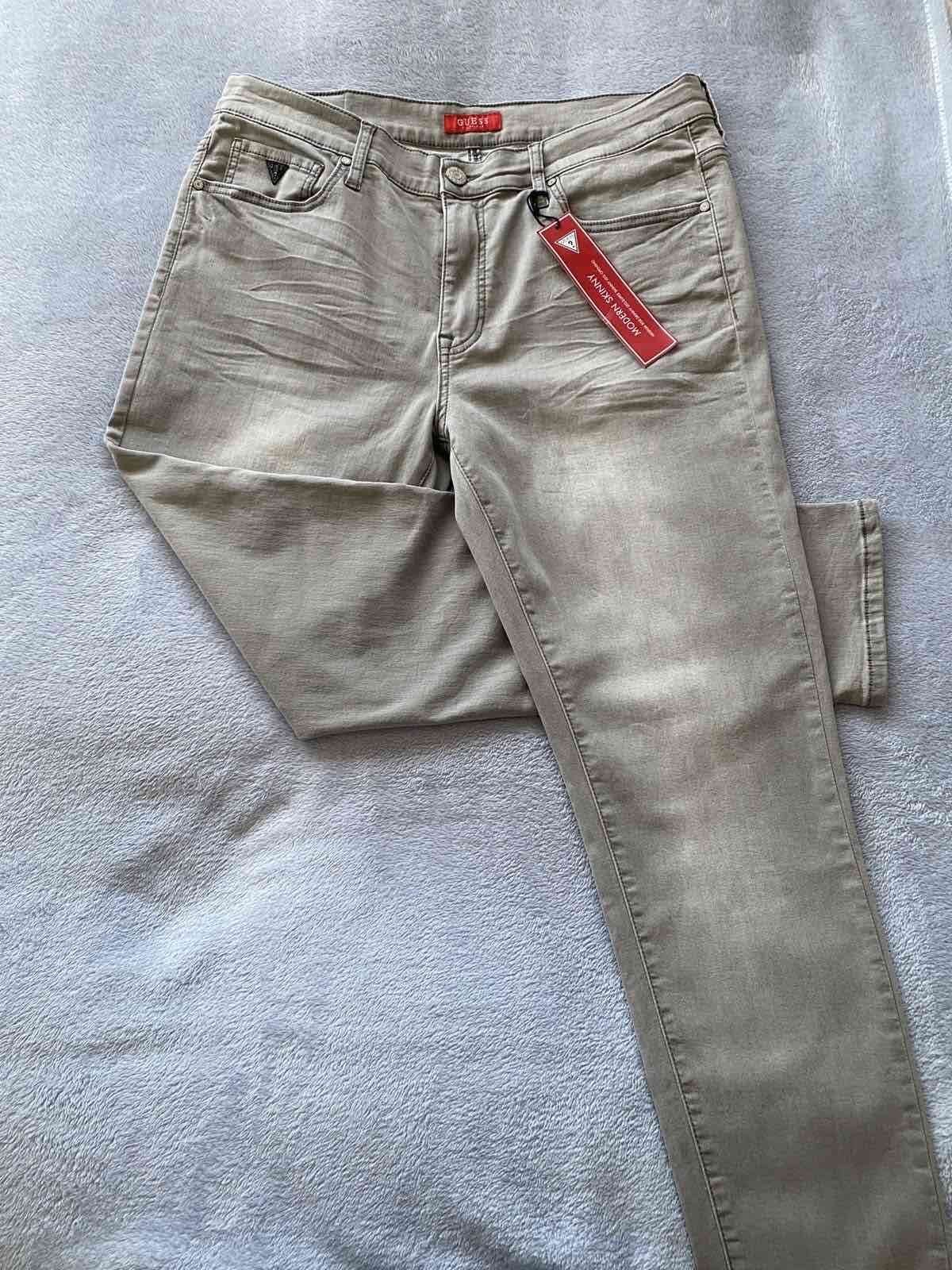 Jeans Guess gris con etiqueta